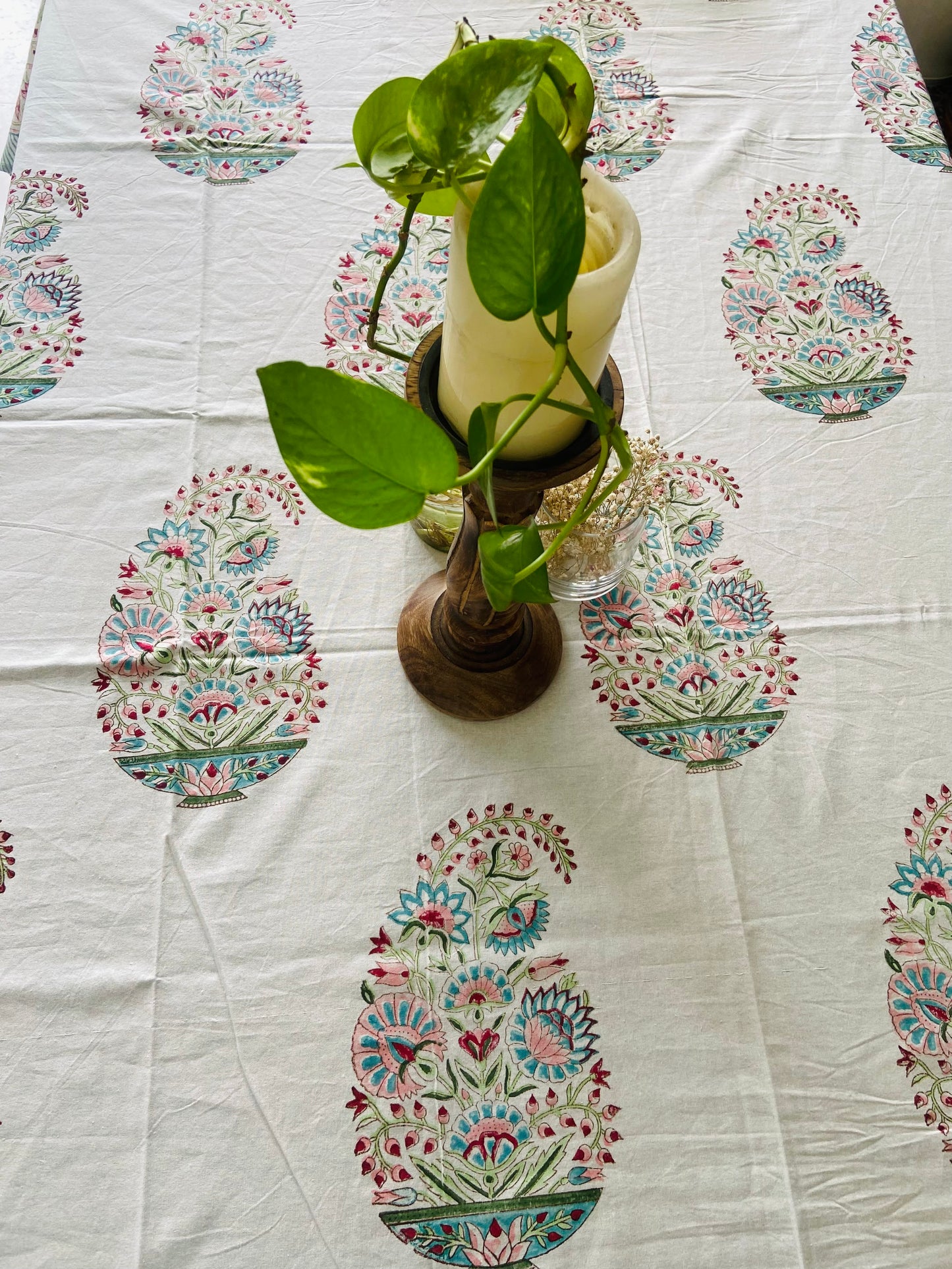 Table Cover - Riwaayat