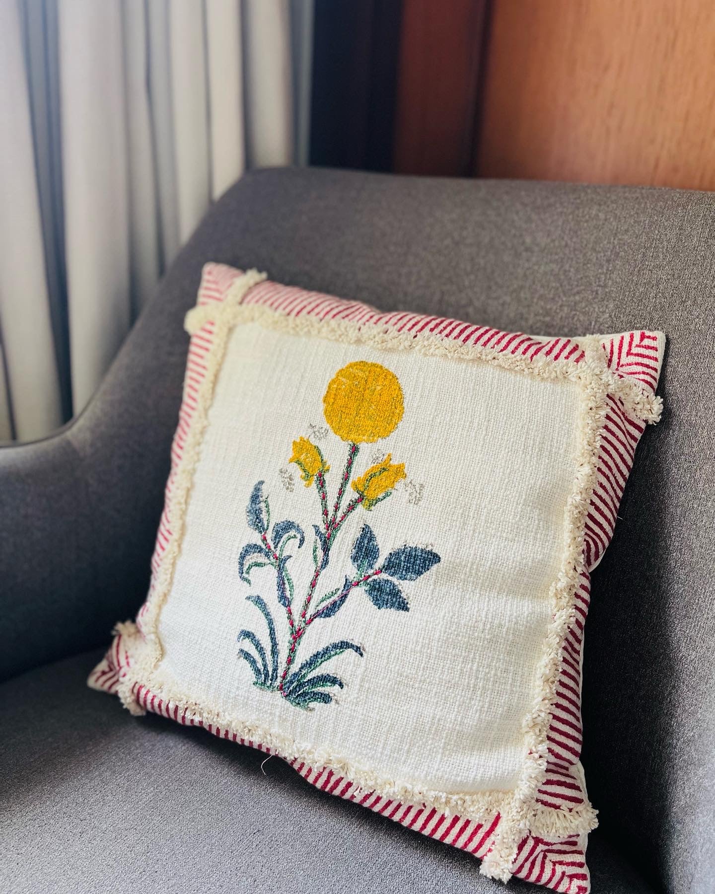 Sunflower Splendour Cushion Cover