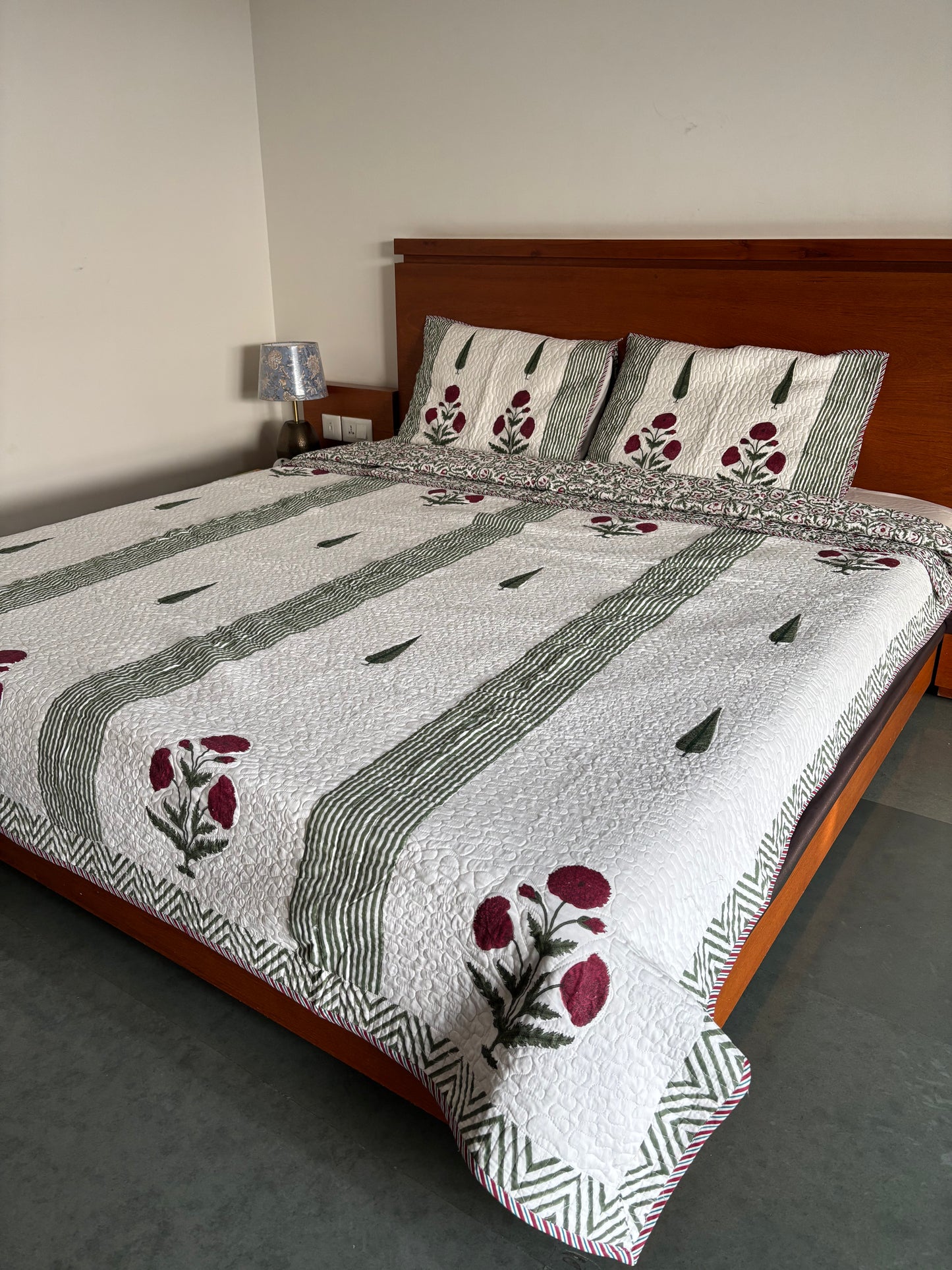 Gulfaam Quilted Reversible Bedcover