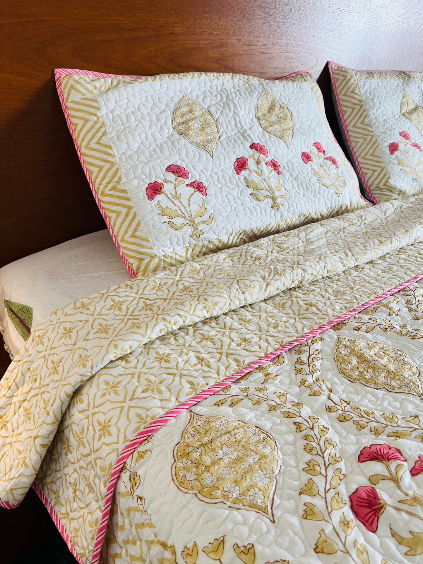 Gulabo Jaal Reversible Quilted Bedcover