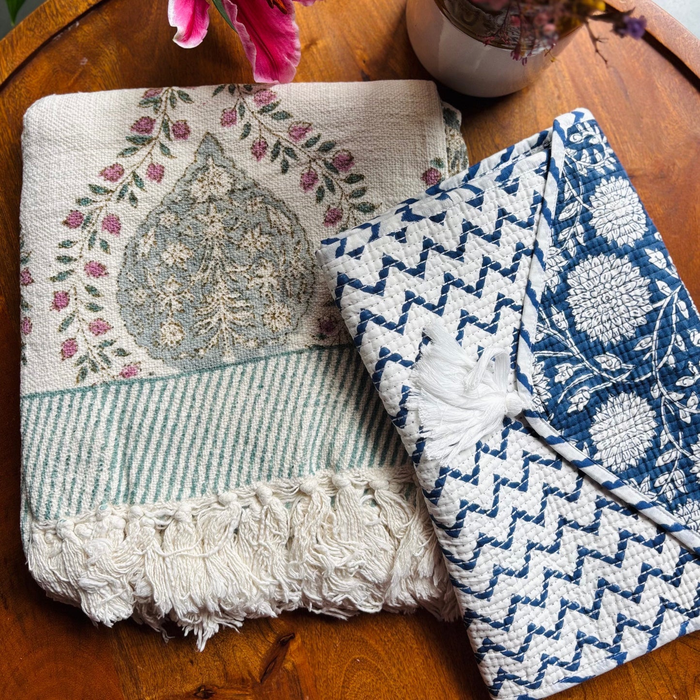 Gifty Things (Sofa throw & Table runner)