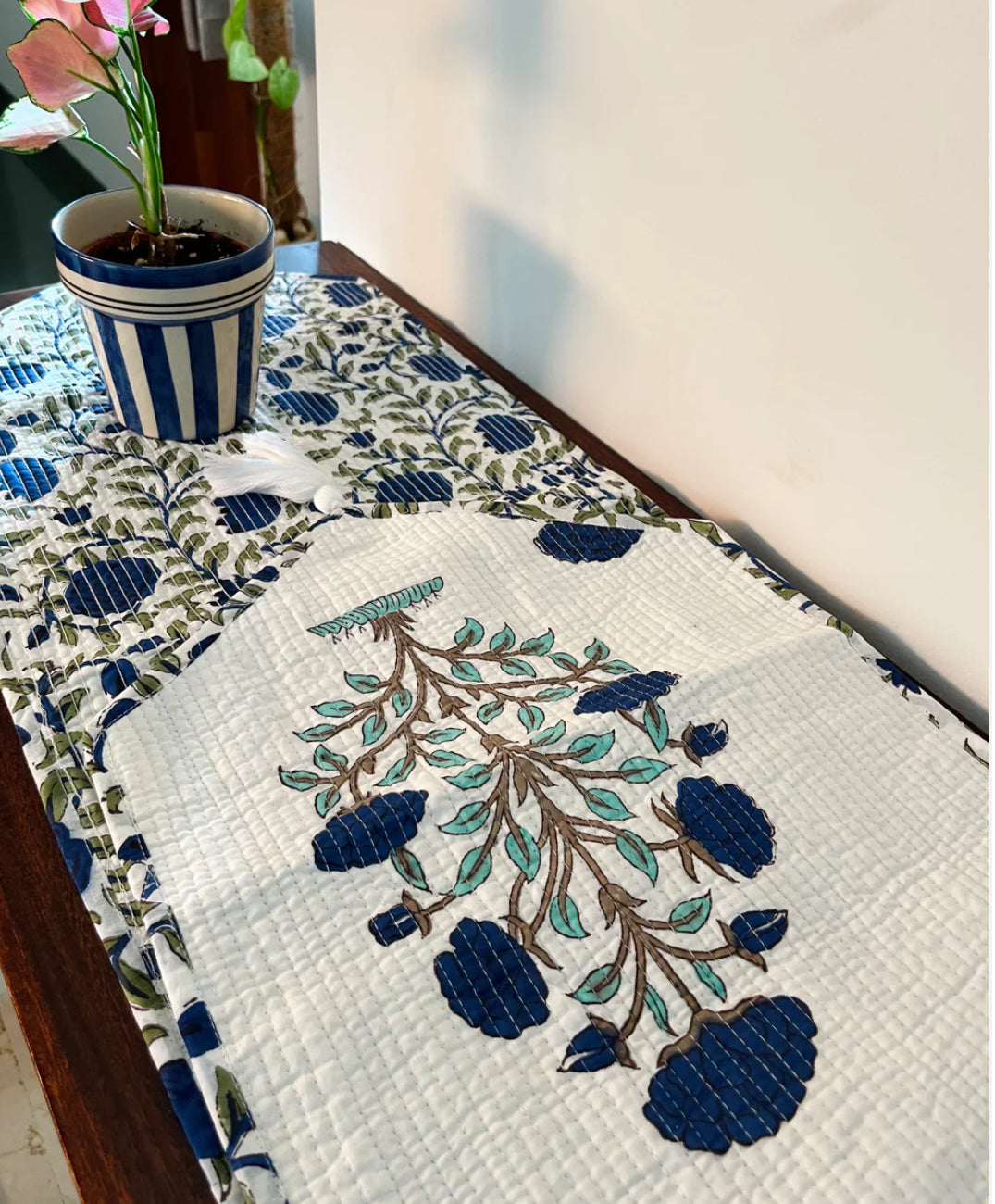Festive Gift (Table runner & Utility pouch)