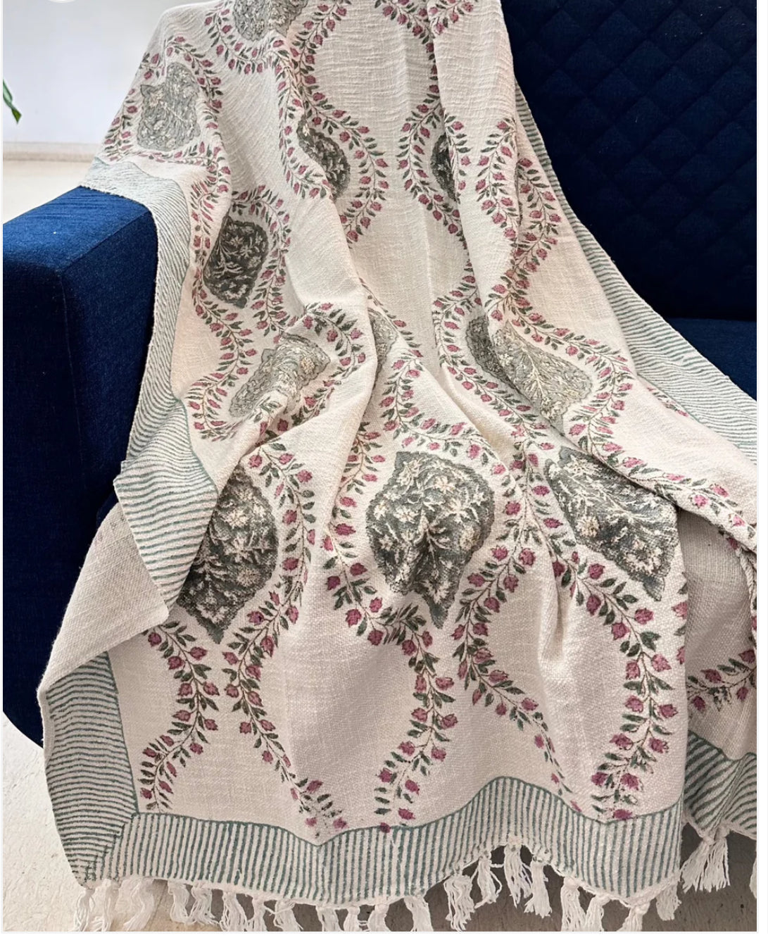 Gifty Things (Sofa throw & Table runner)