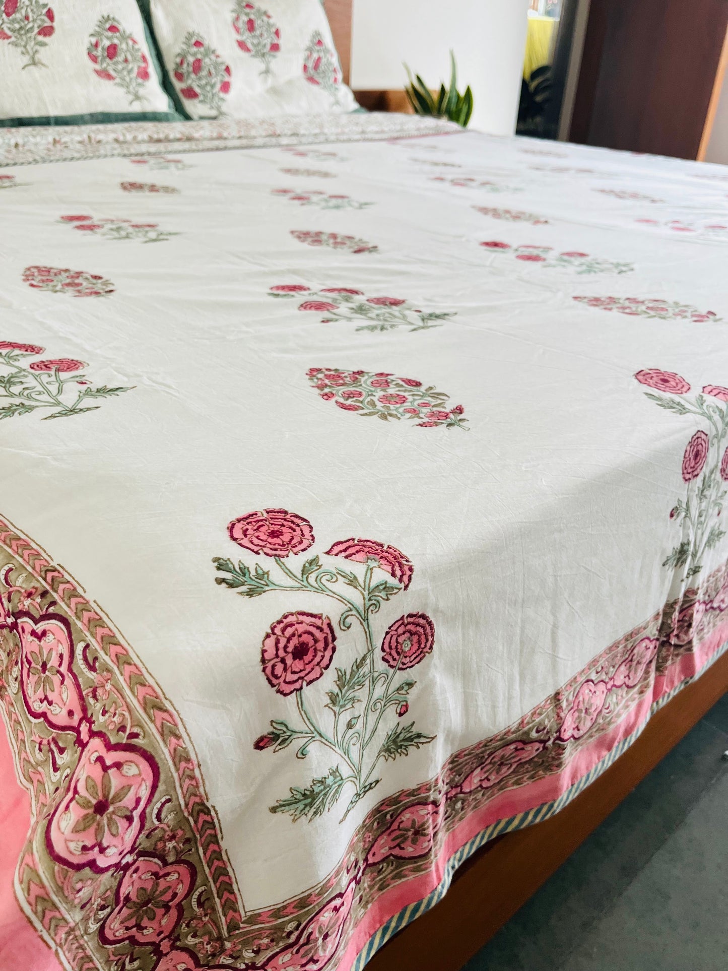 Fiery Bloom Reversible King Sized Dohar