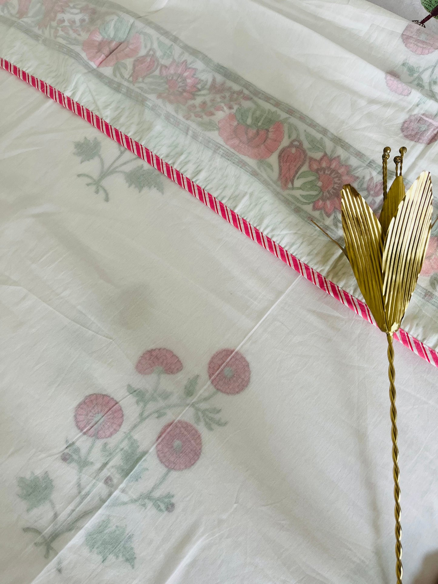 Rosy Retreat 3D Reversible Single Bed Mulmul Dohar