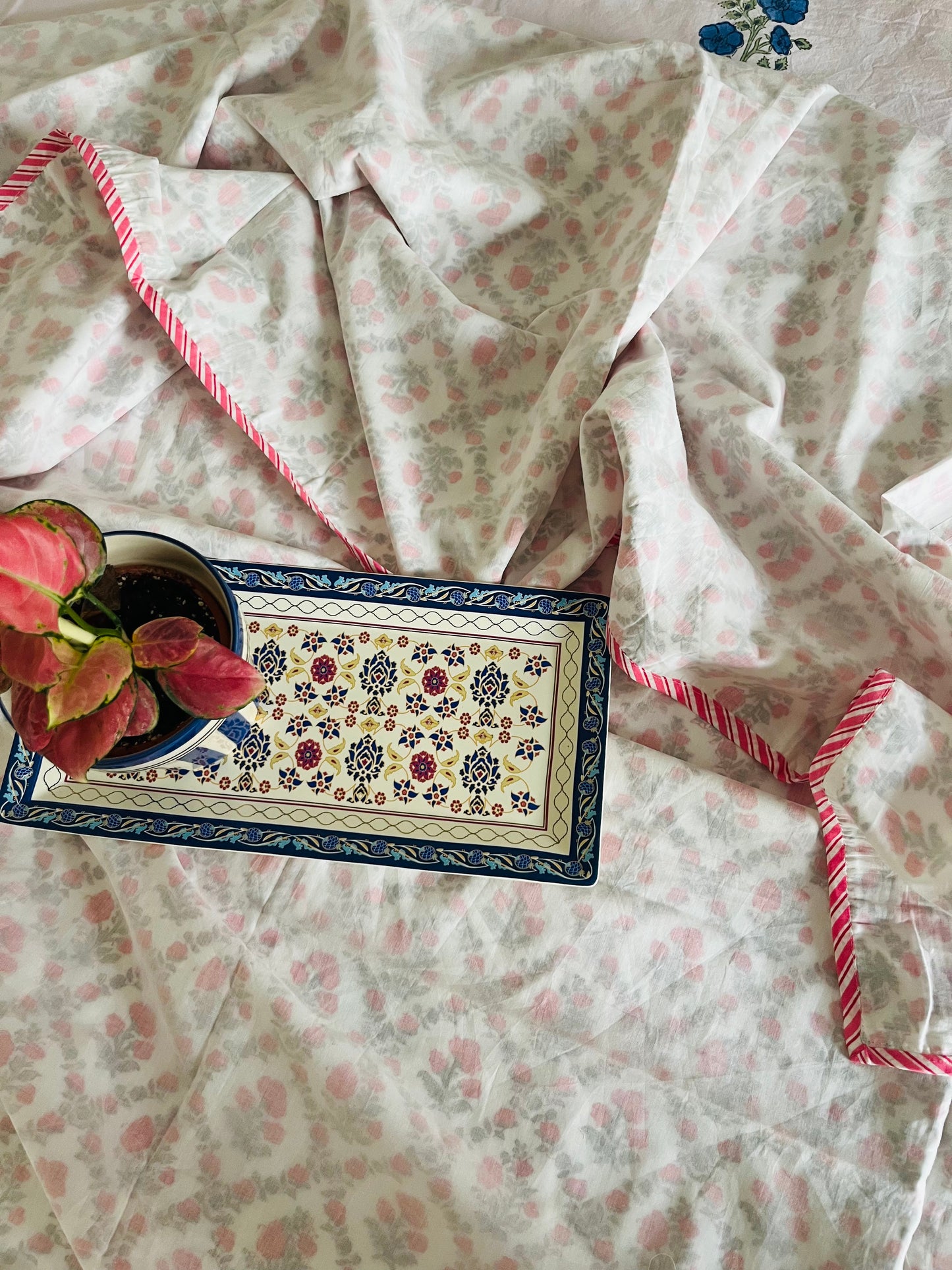 Strawberry Swirl 3D Reversible King Sized mulmul dohar