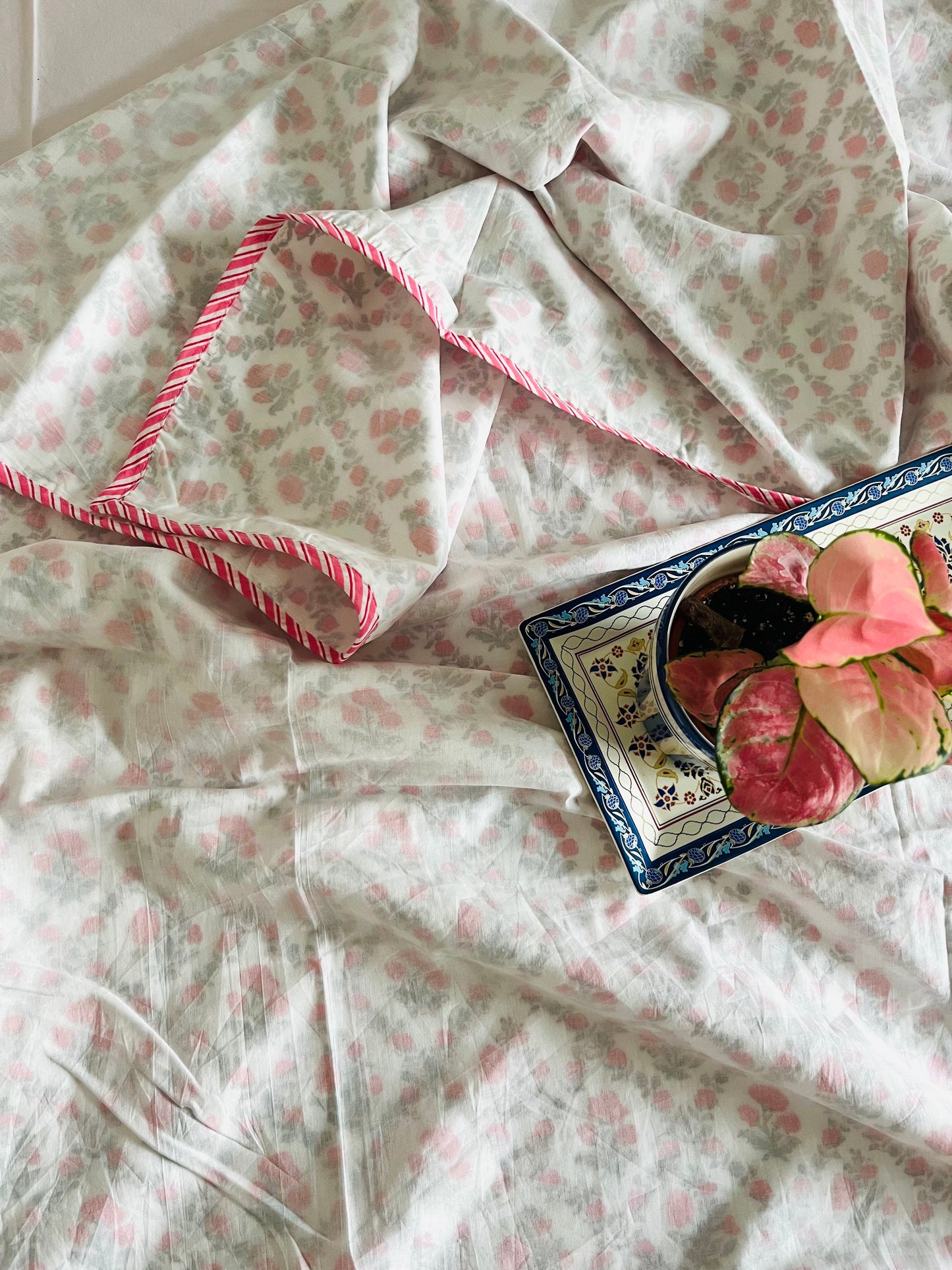 Strawberry Swirl 3D Reversible King Sized mulmul dohar