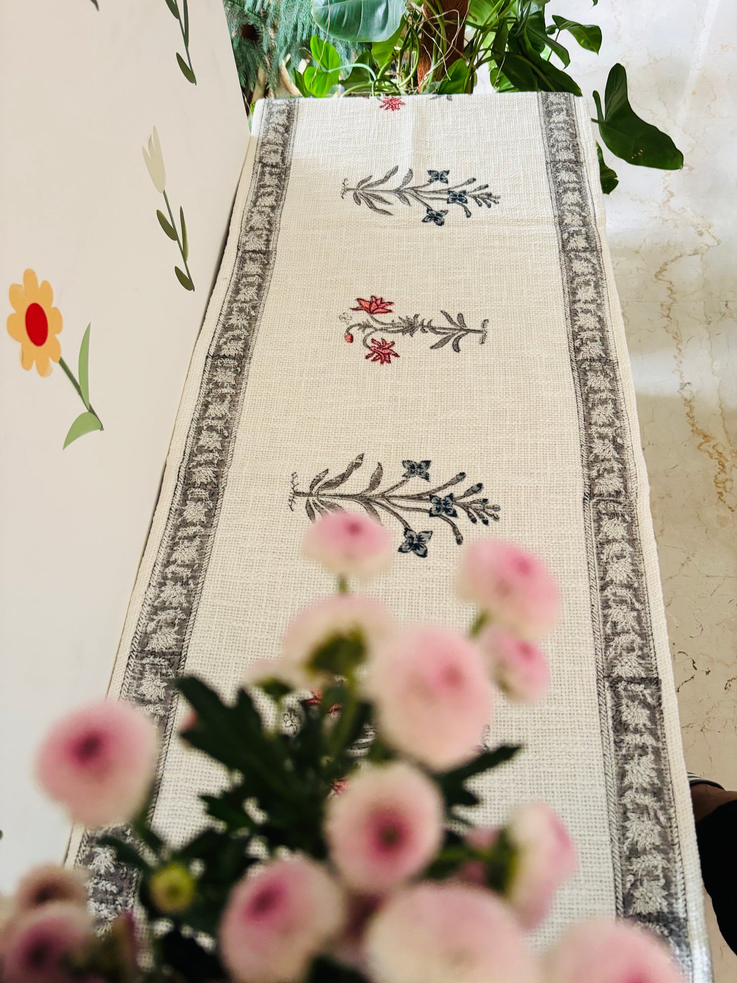 Floral motif Linen Table Runner