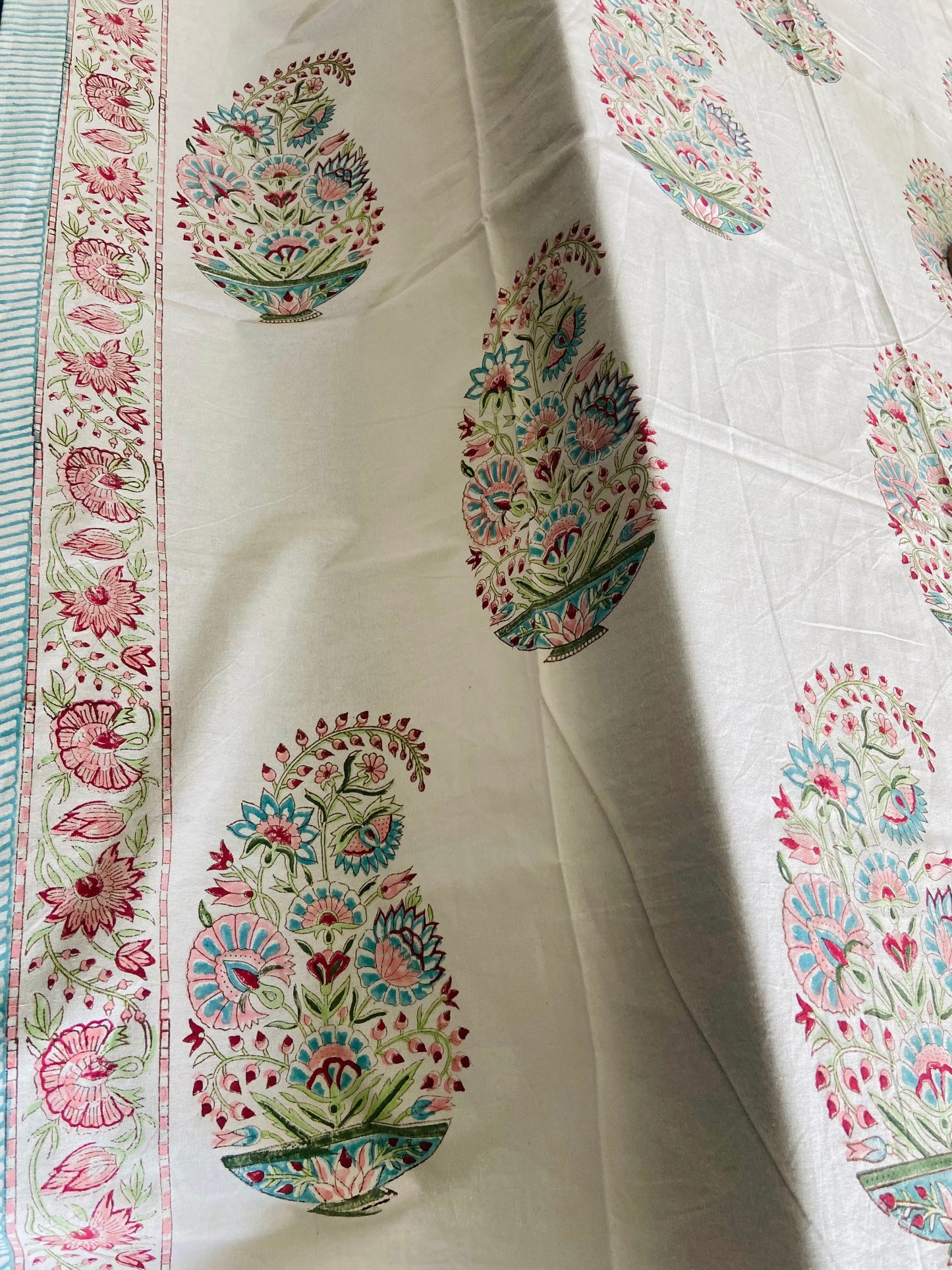 Table Cover - Riwaayat