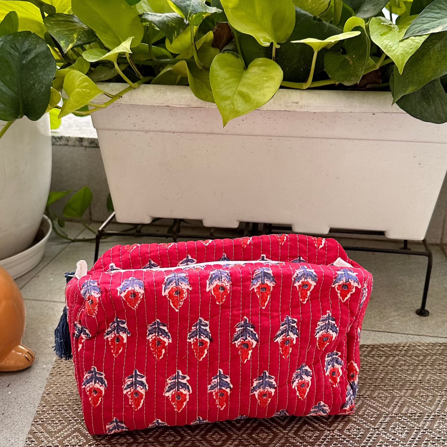 Multipurpose pouch - Bright Red print