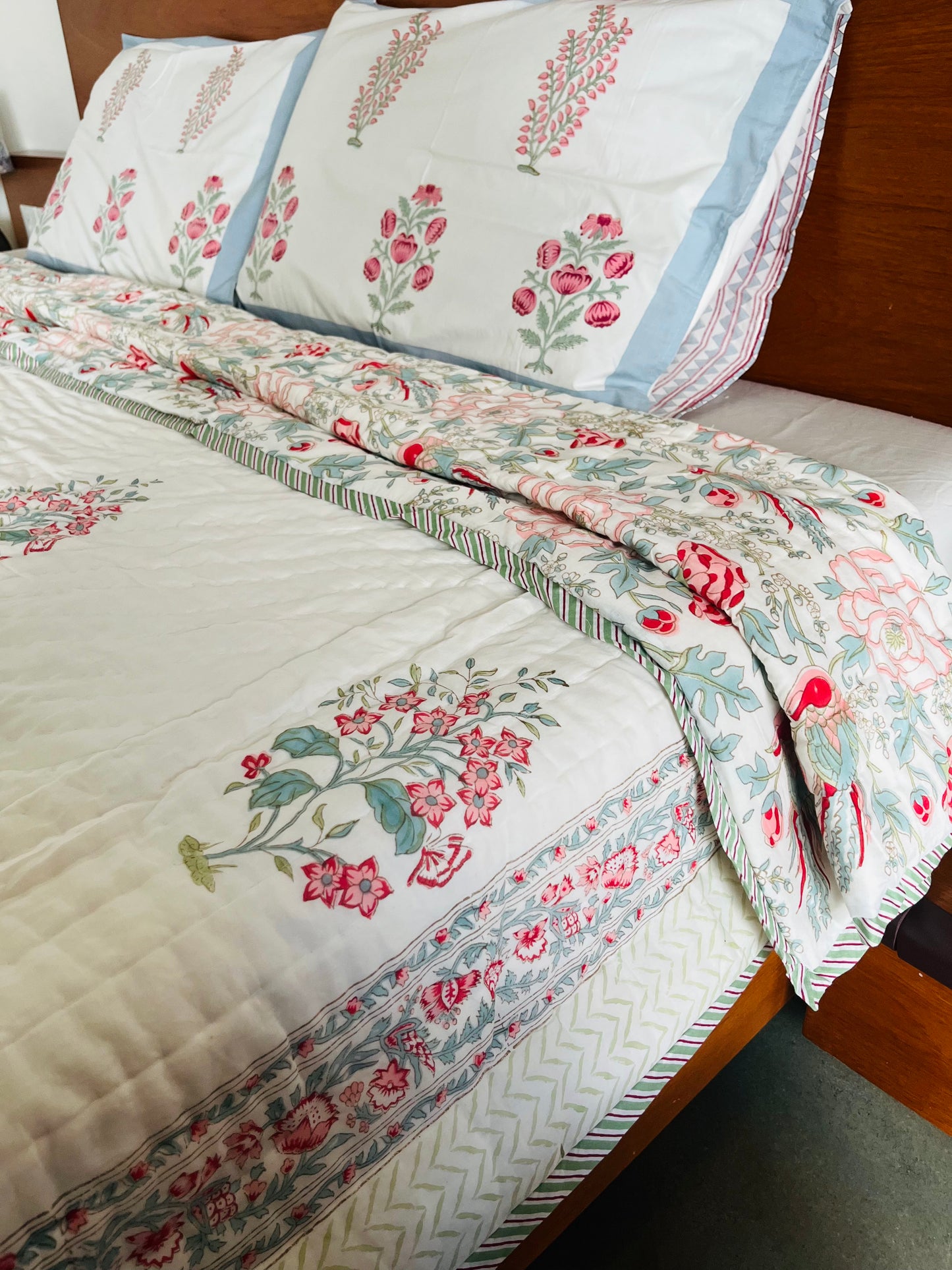 Bahaara Reversible Cotton Single bed Quilt