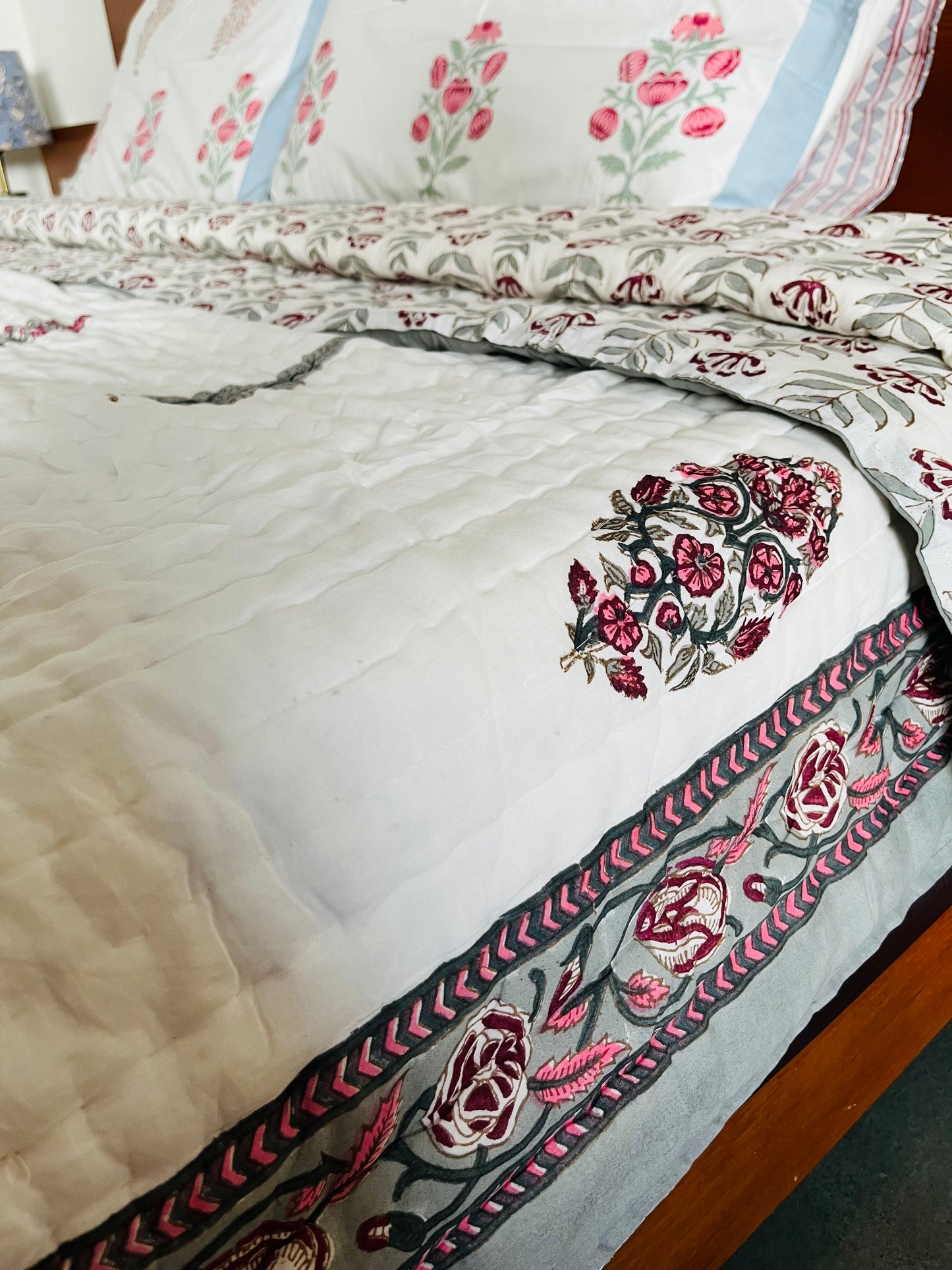 Rangrez Reversible Cotton King Sized Quilt