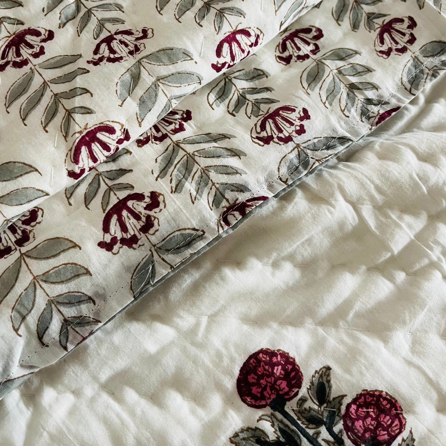 Rangrez Reversible Cotton King Sized Quilt