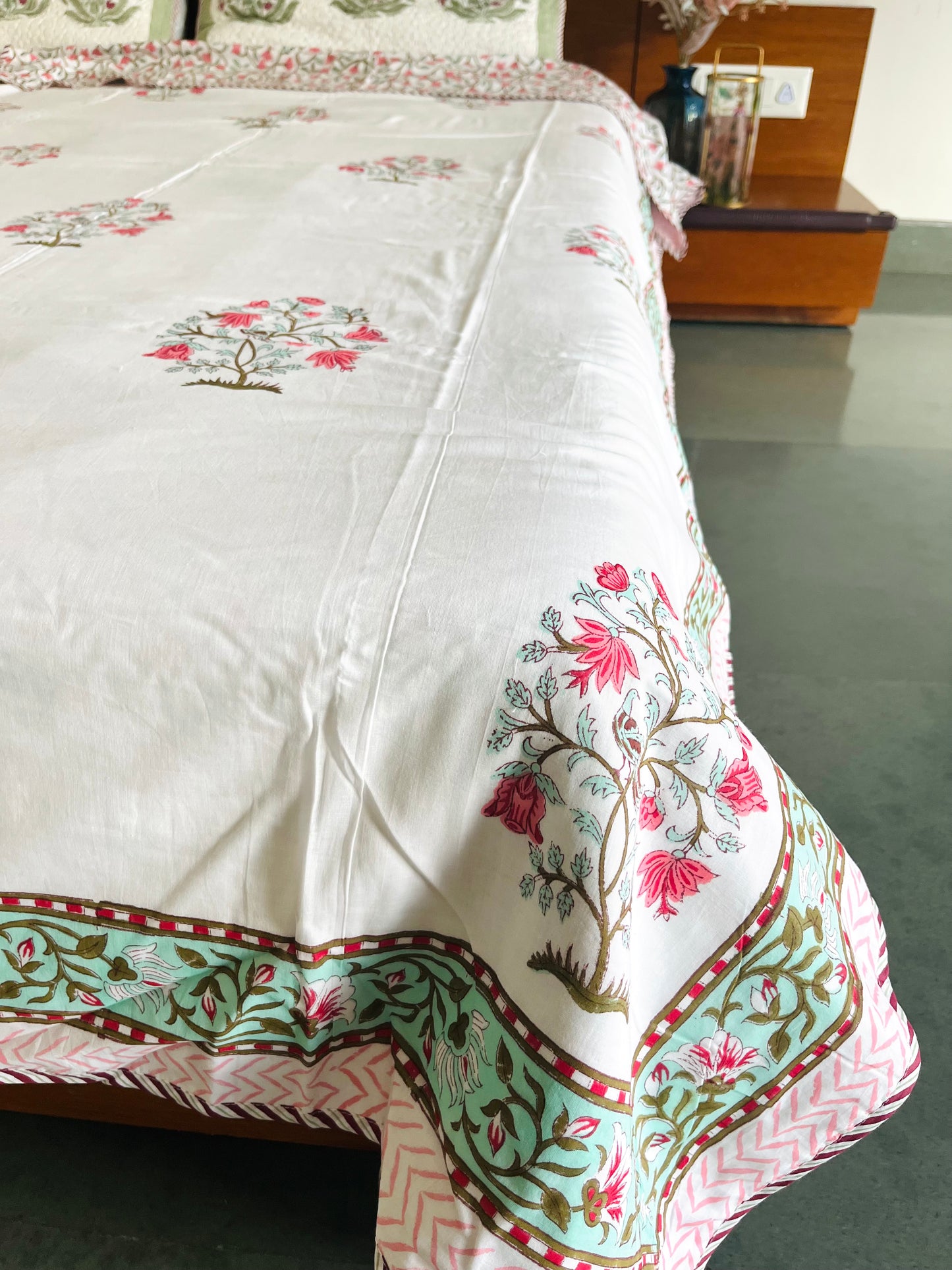 Gulabi Parinda Reversible Single Bed Dohar