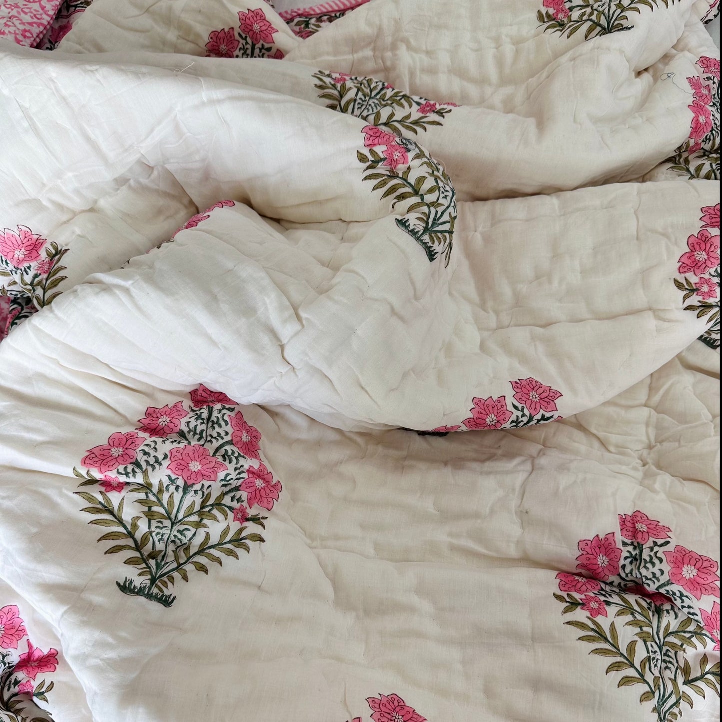 Dreamland Reversible Single Bed Cotton Quilt