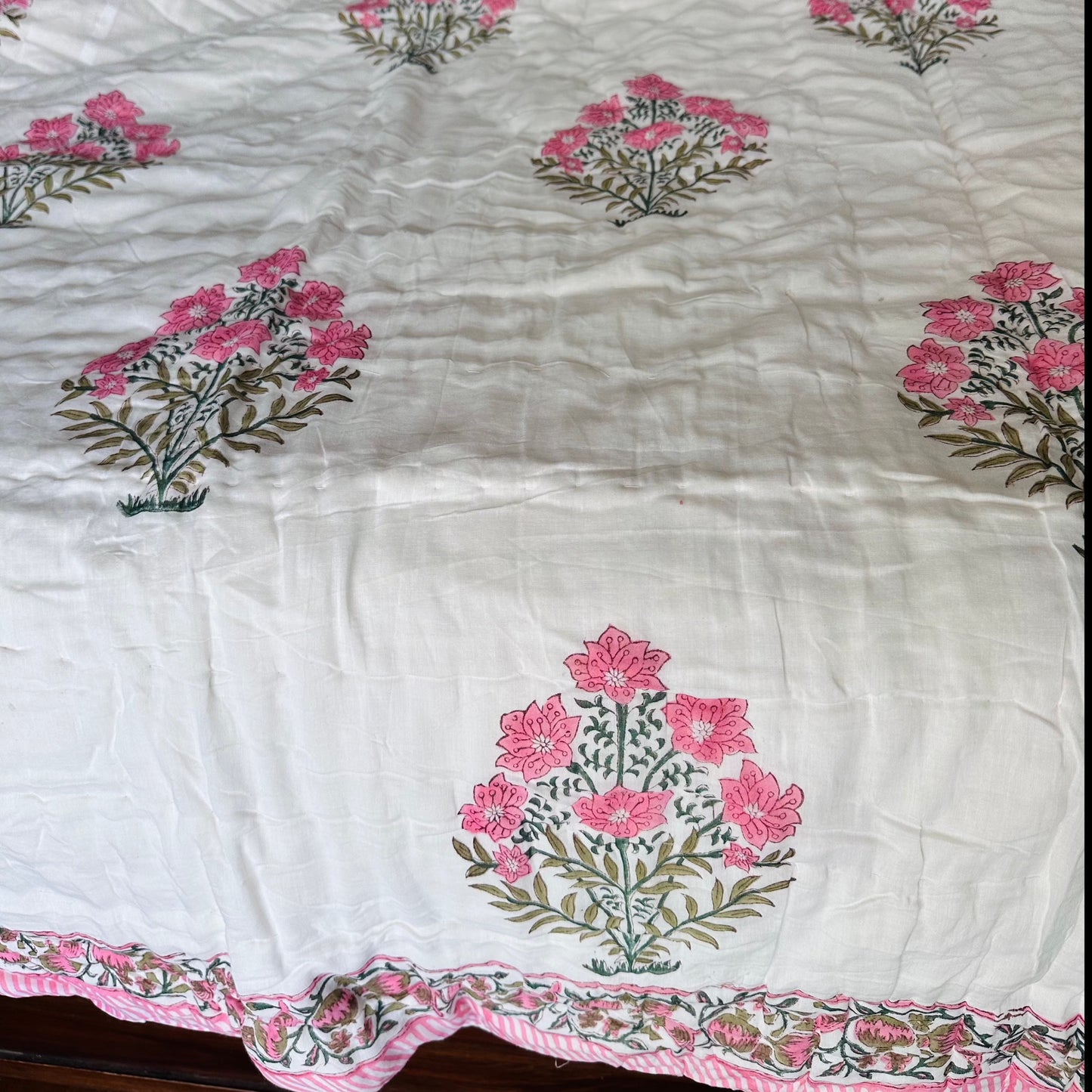 Dreamland Reversible Single Bed Cotton Quilt
