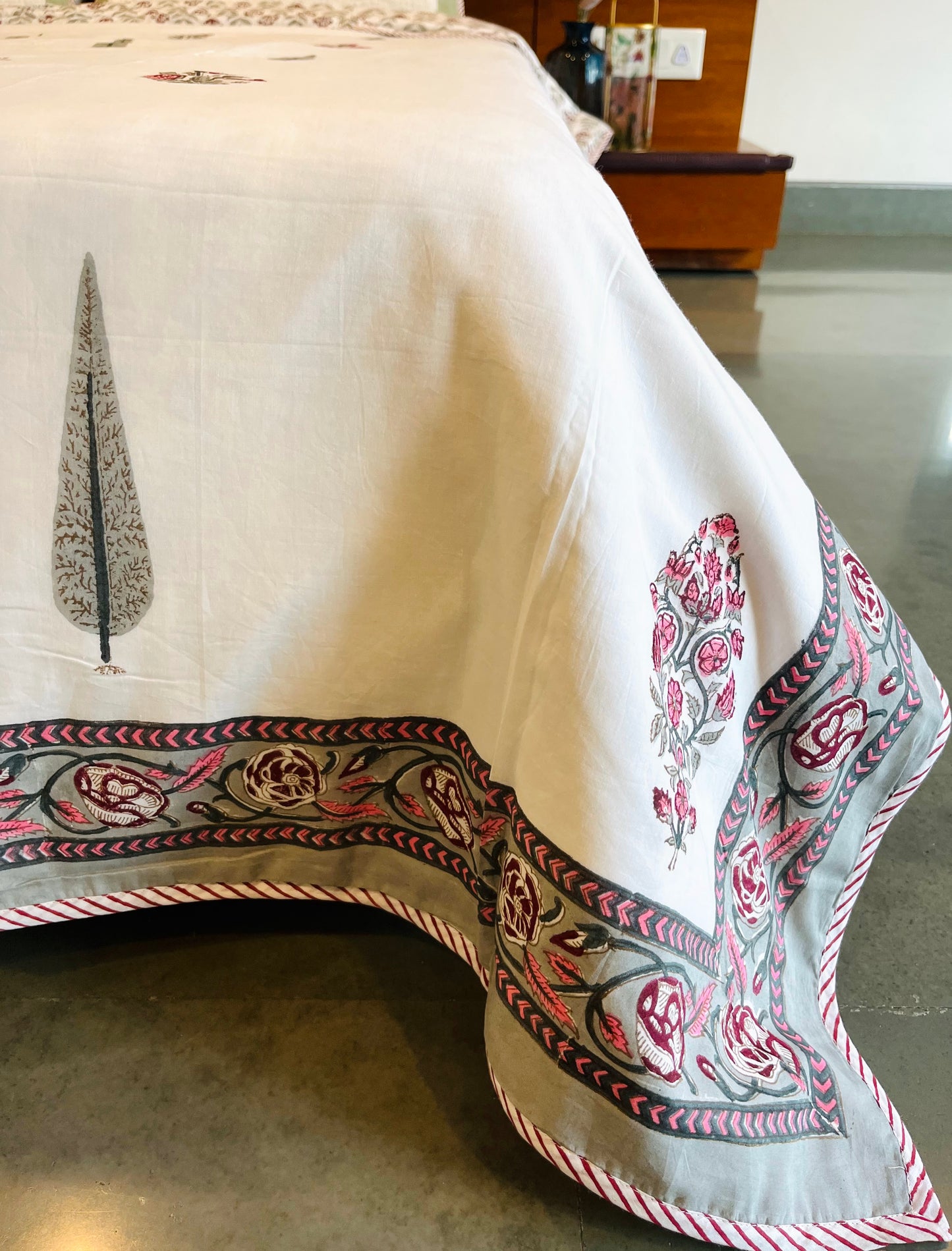 Persian Palace Reversible King sized Dohar