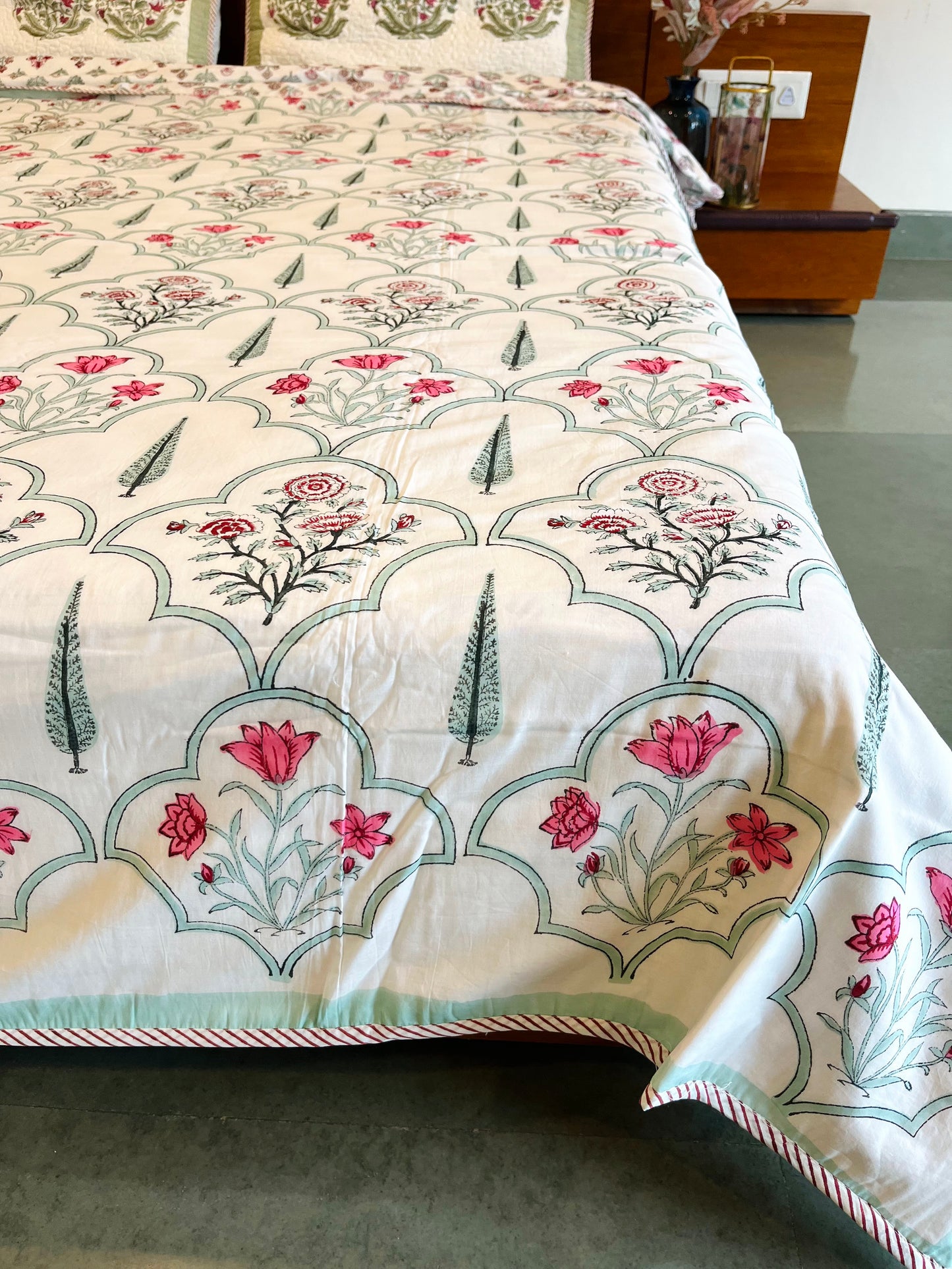 Floral Fiesta Reversible King sized Dohar