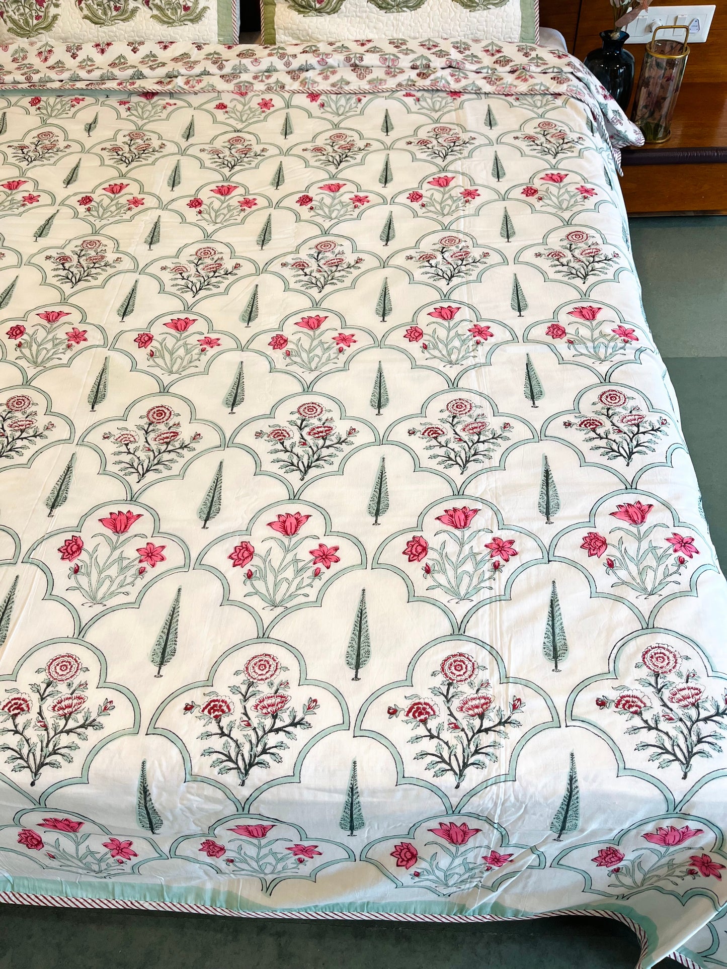 Floral Fiesta Reversible King sized Dohar