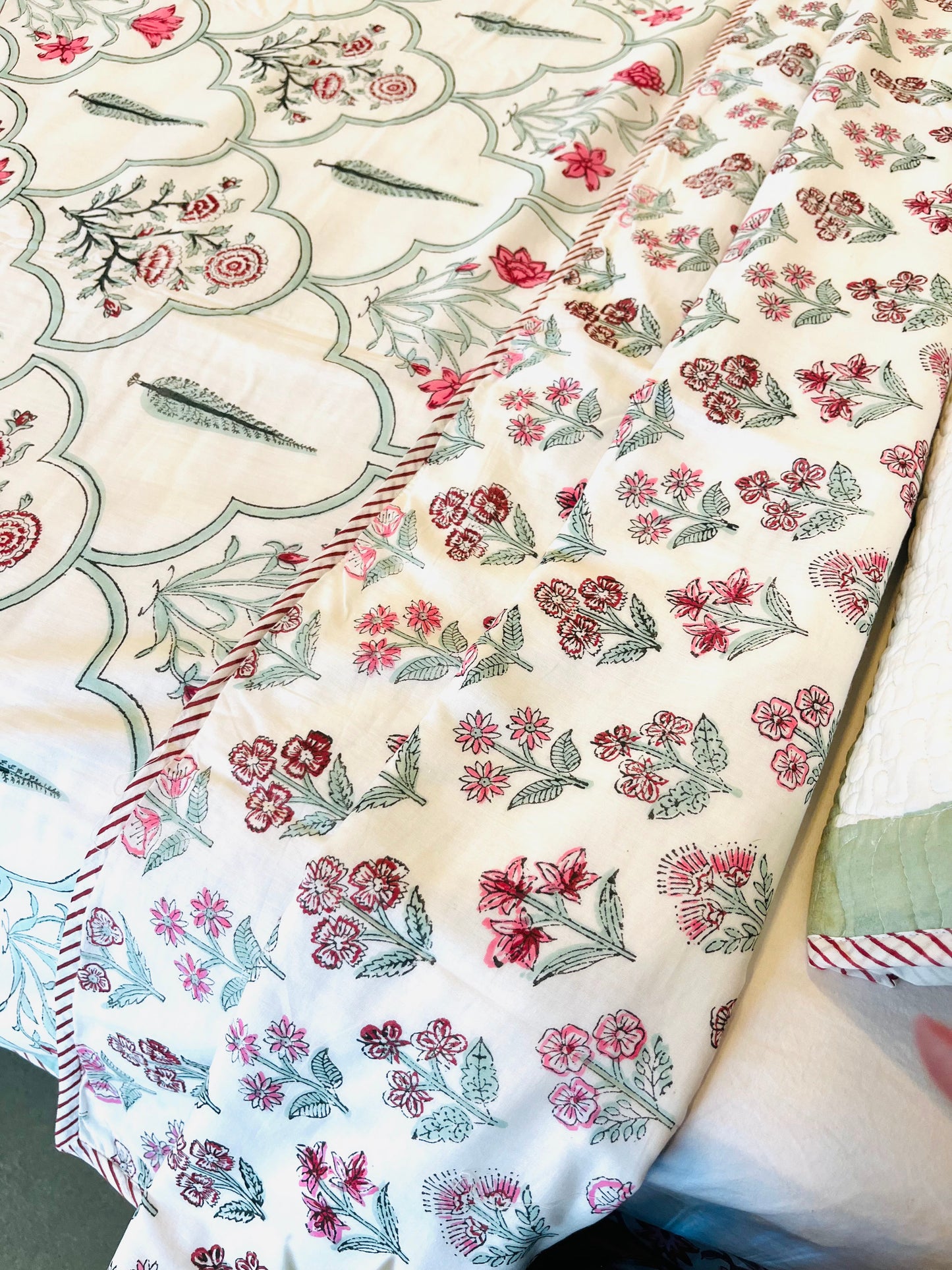 Floral Fiesta Reversible King sized Dohar