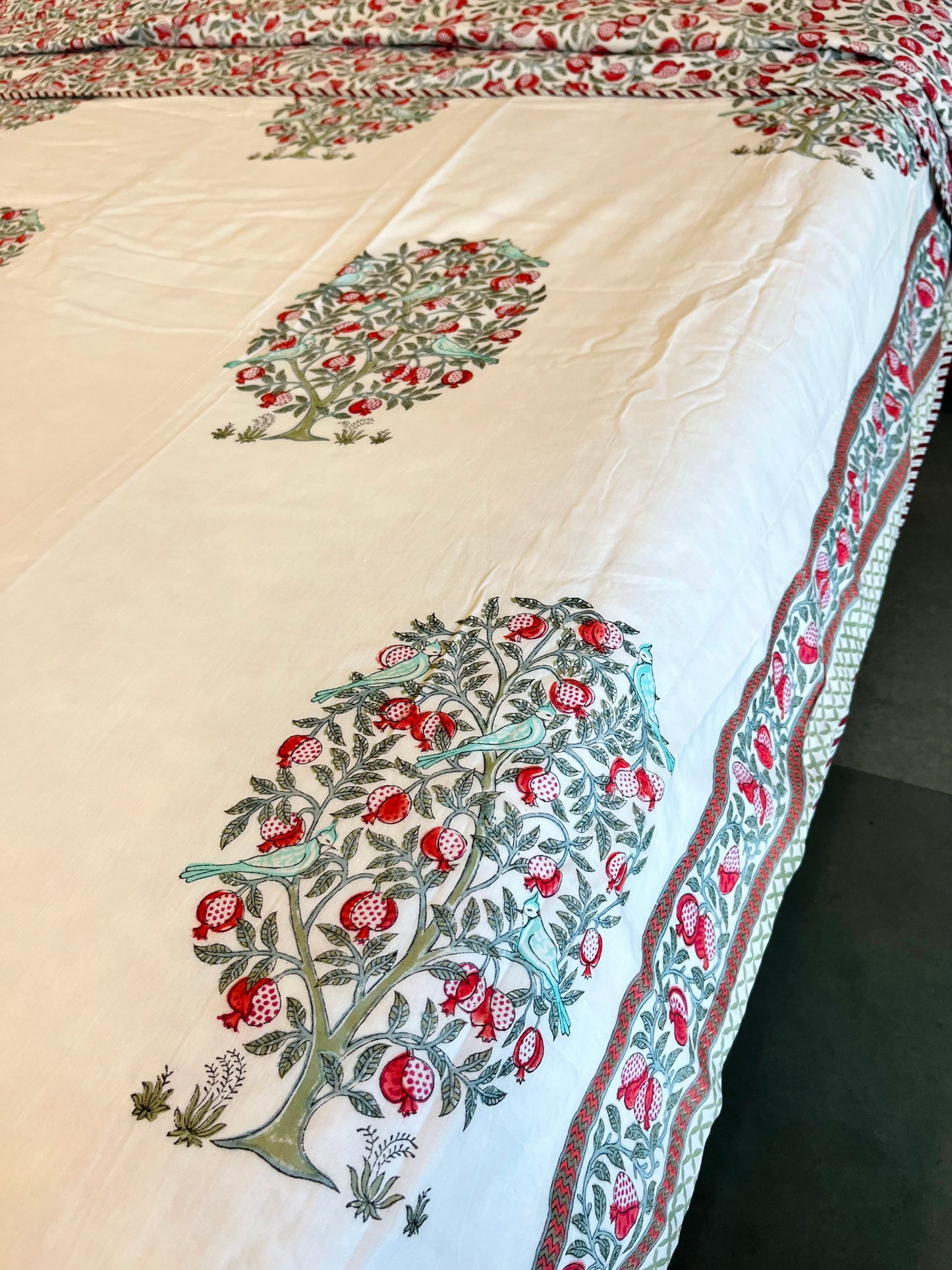 Royal Paisley Reversible King sized Dohar