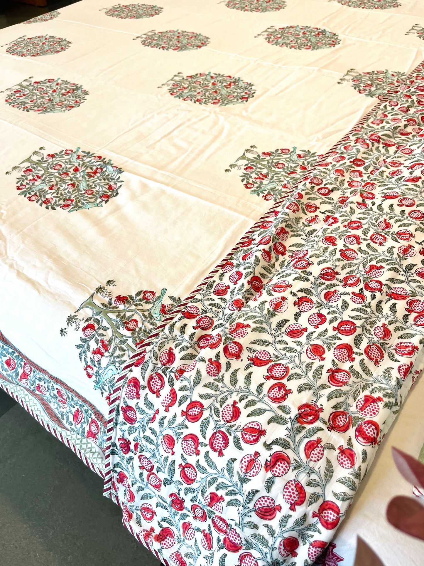 Royal Paisley Reversible King sized Dohar