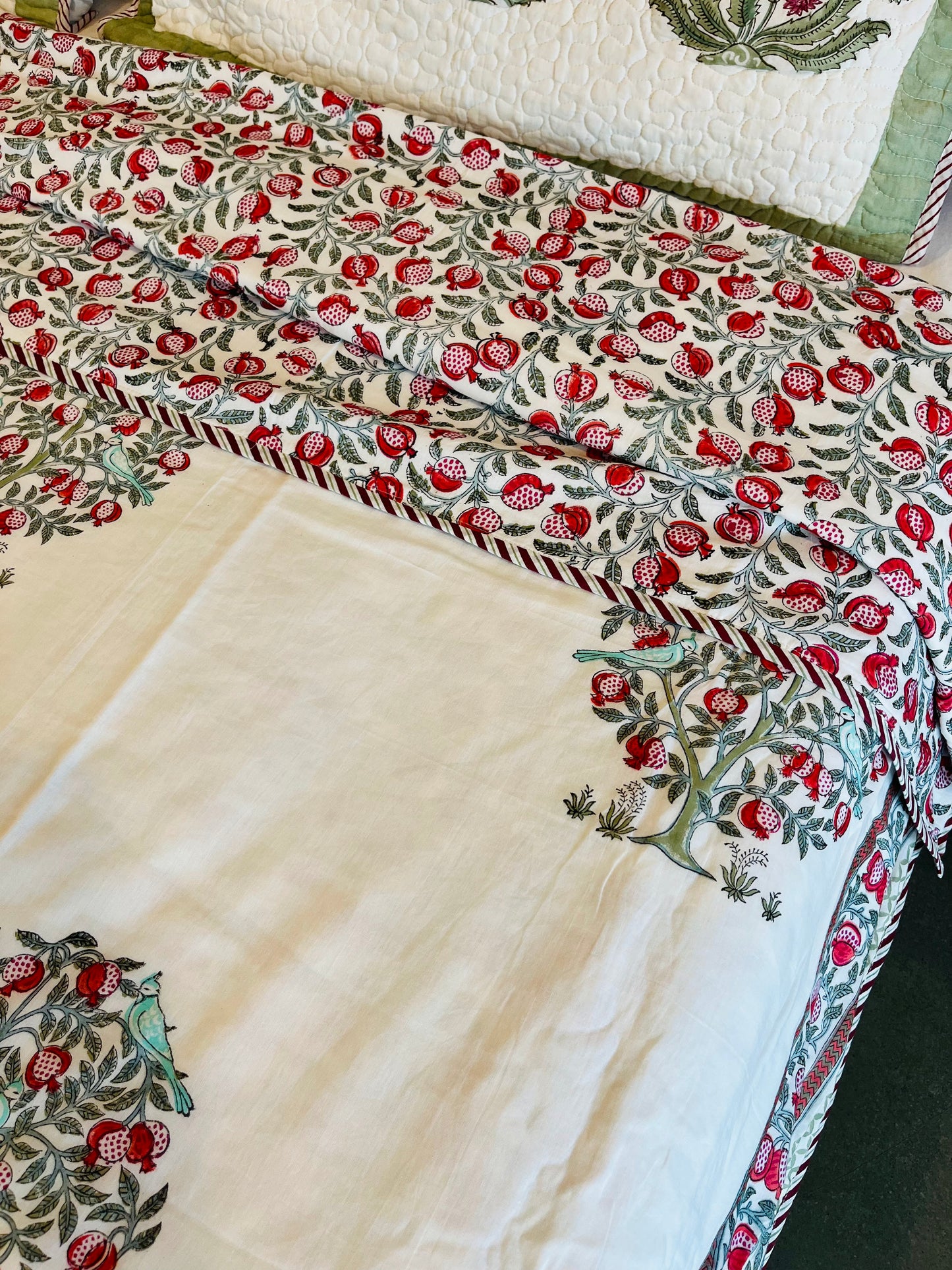 Royal Paisley Reversible King sized Dohar