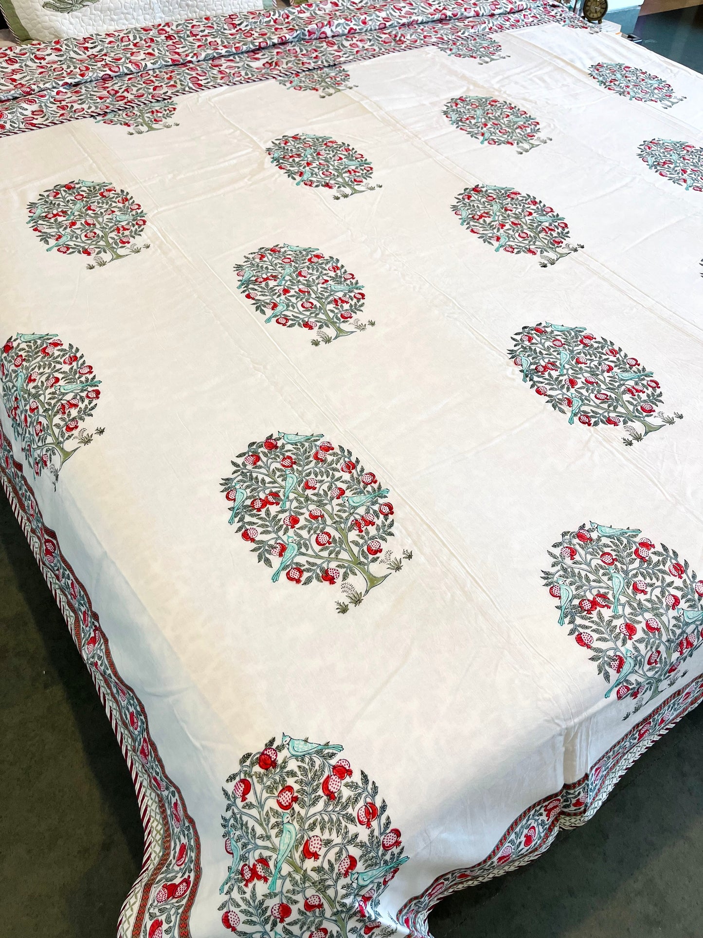 Royal Paisley Reversible King sized Dohar