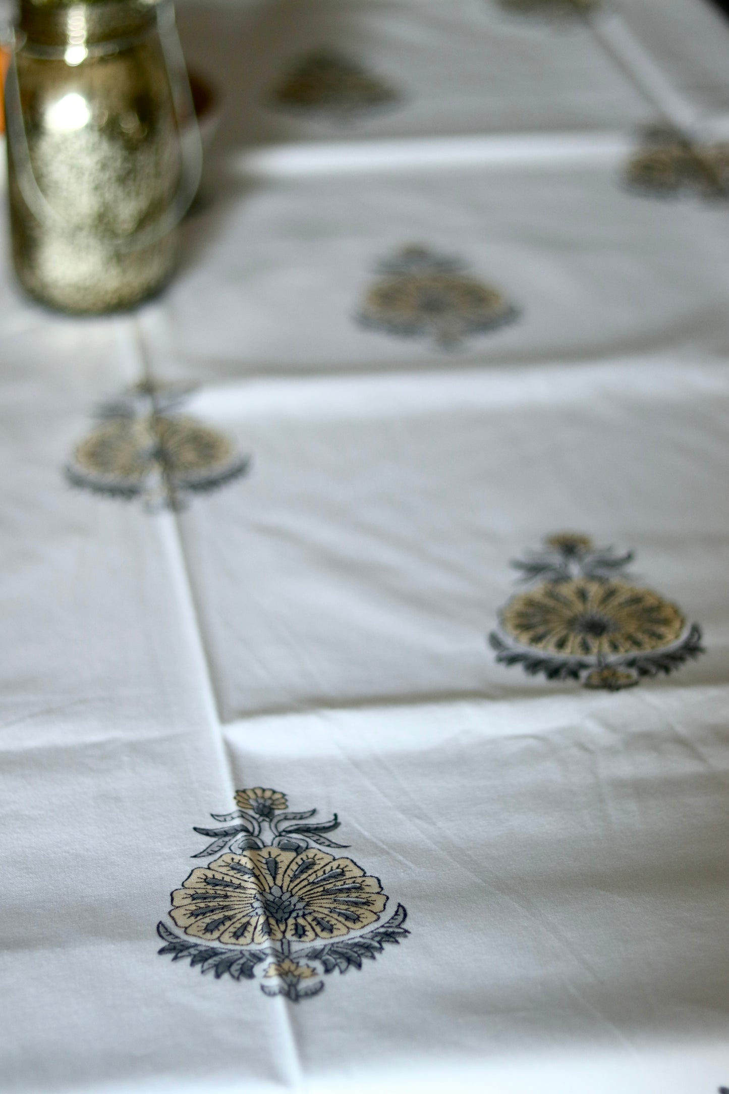 Mughal Buta Table Cover with Napkins set