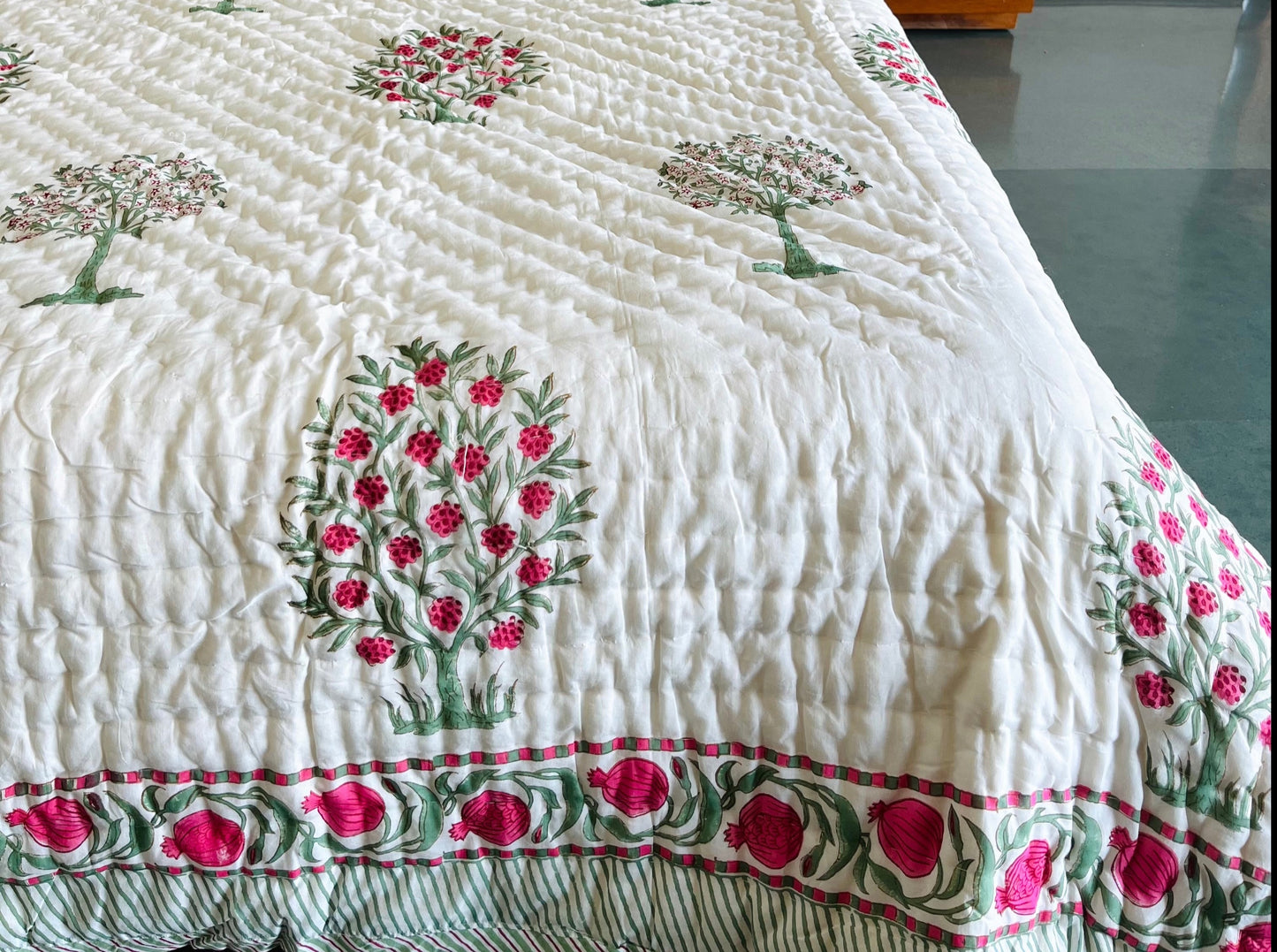 Lal Anar Reversible Cotton King Sized Quilt