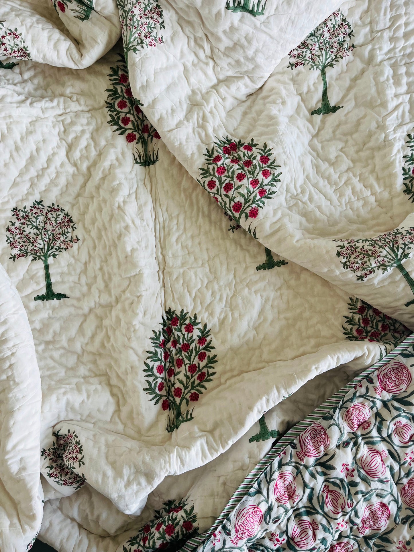 Lal Anar Reversible Cotton King Sized Quilt