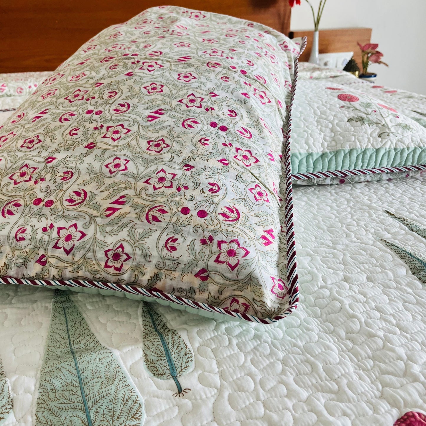 Gulbahar Reversible Quilted Bedcover