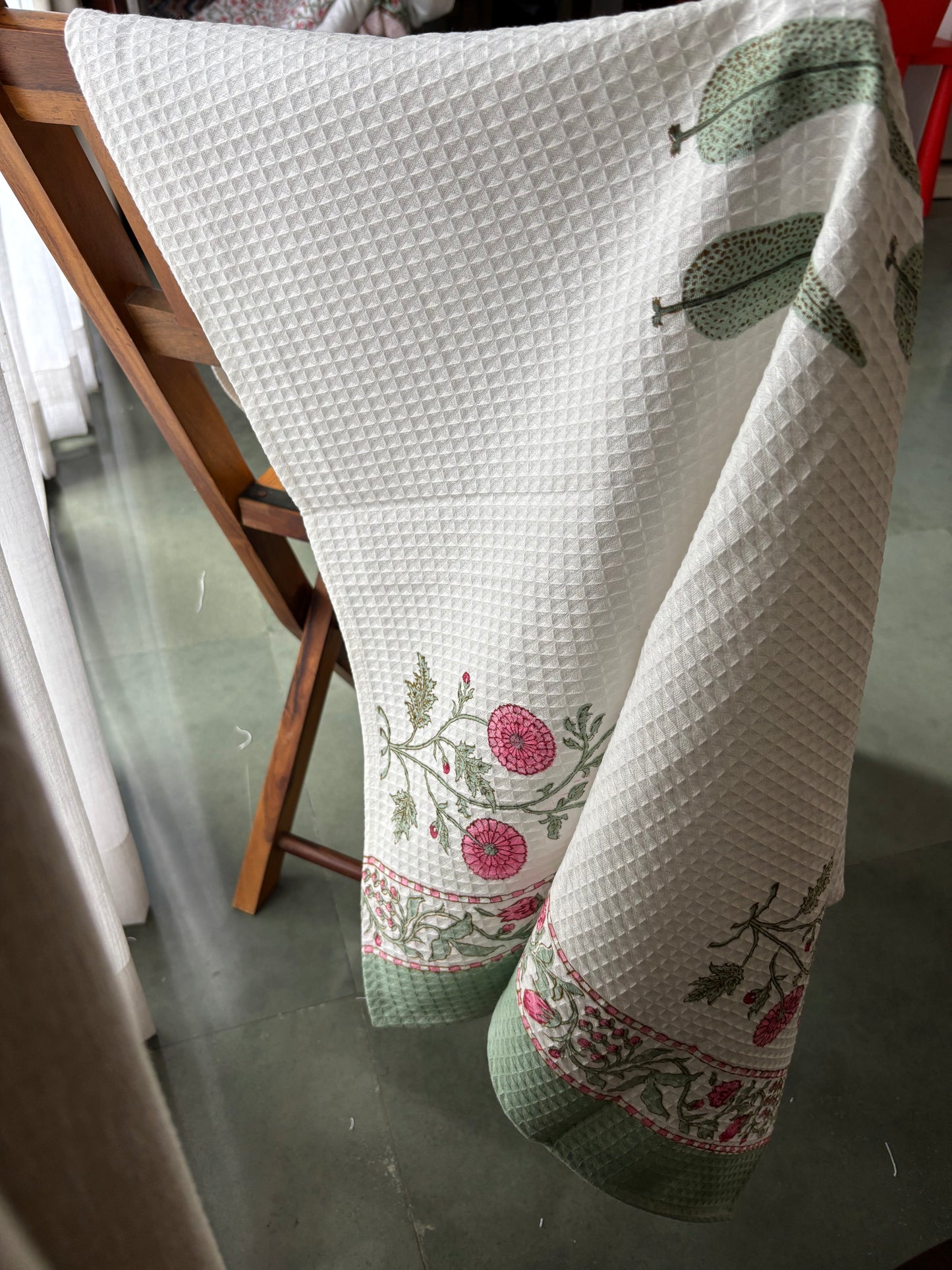 Emerald Scarlet Bath Towel