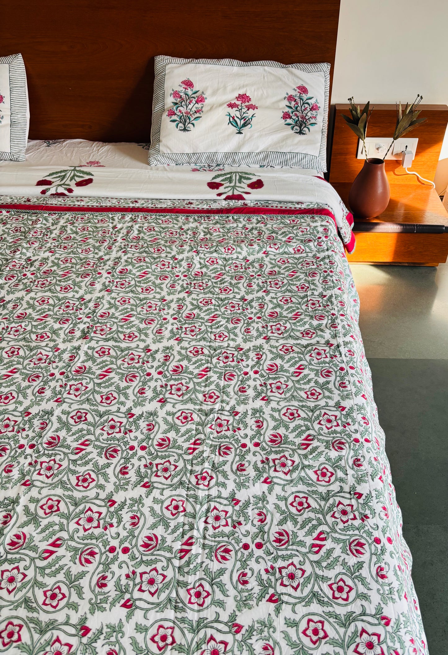 Mughal Buta Reversible King sized Dohar