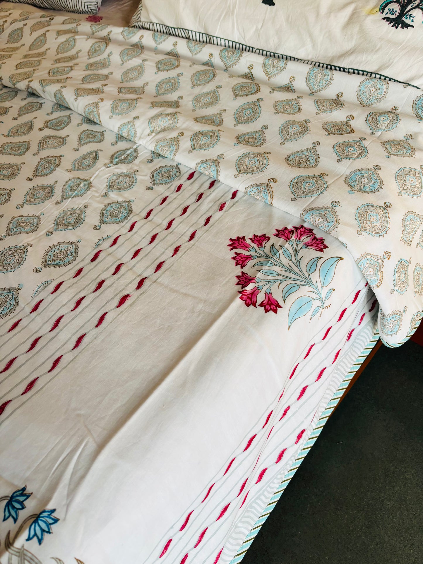 Royal Motif Reversible Hand Block Printed Cotton Dohar — King Size