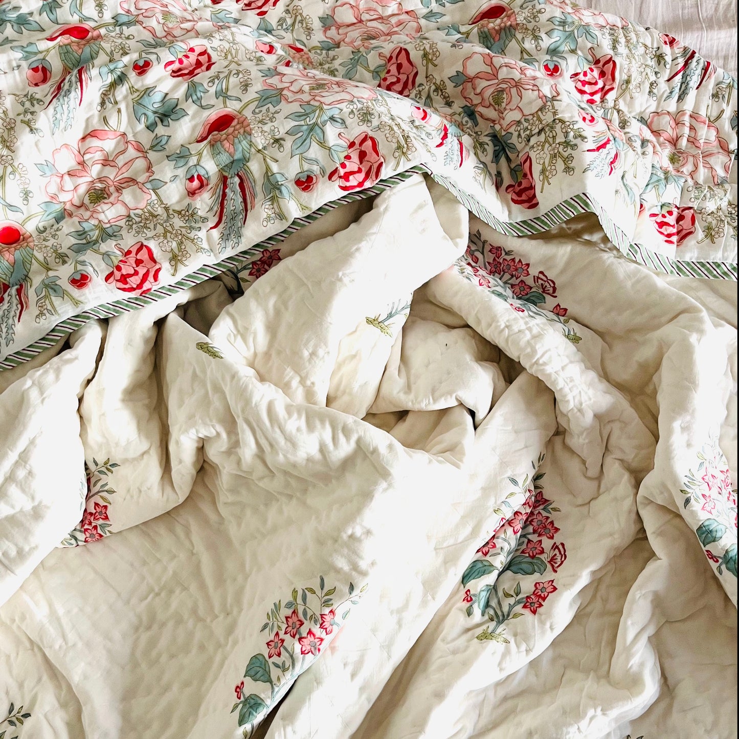 Bahaara Reversible Cotton King Sized Quilt