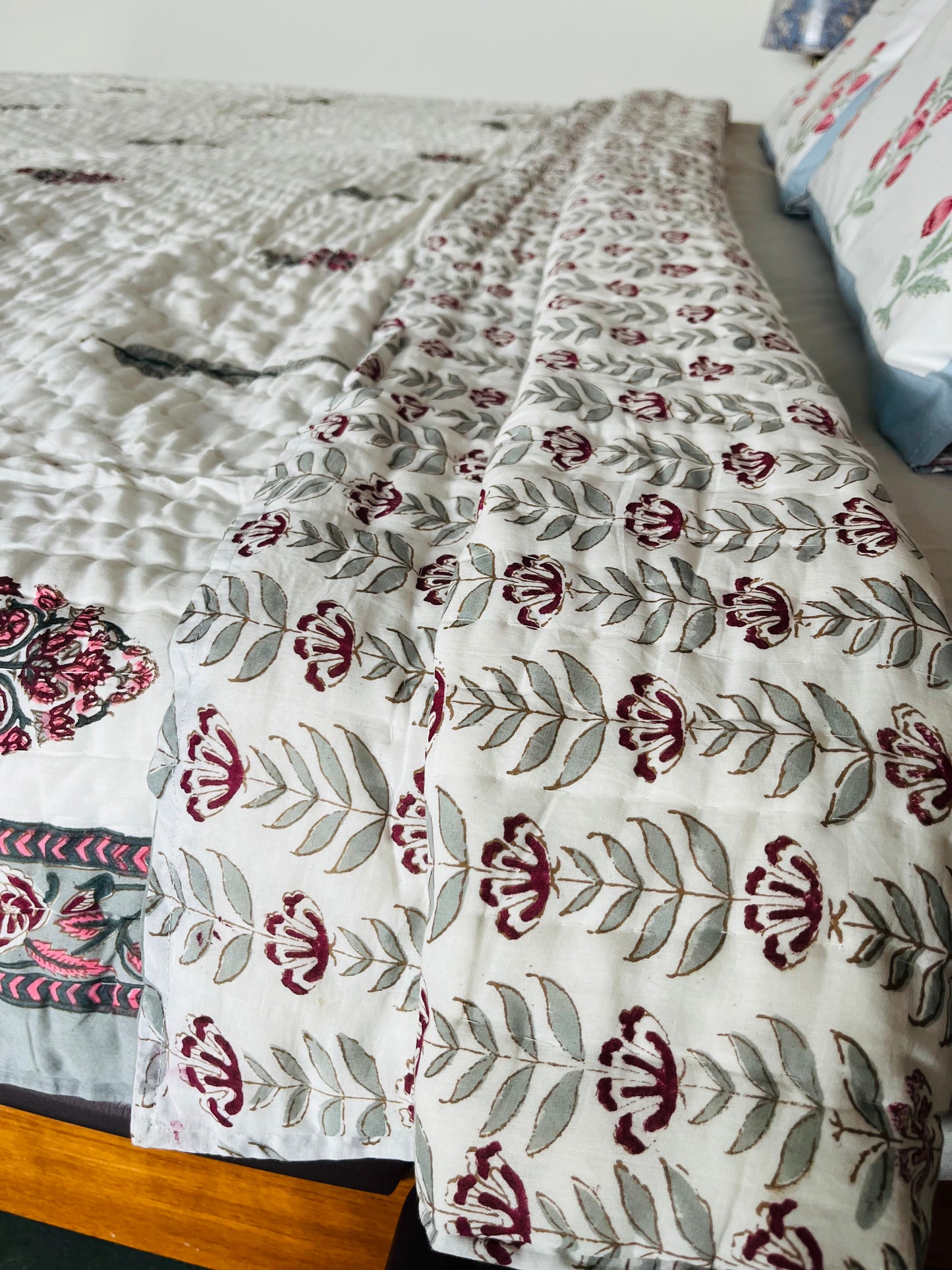 Rangrez Reversible Cotton King Sized Quilt