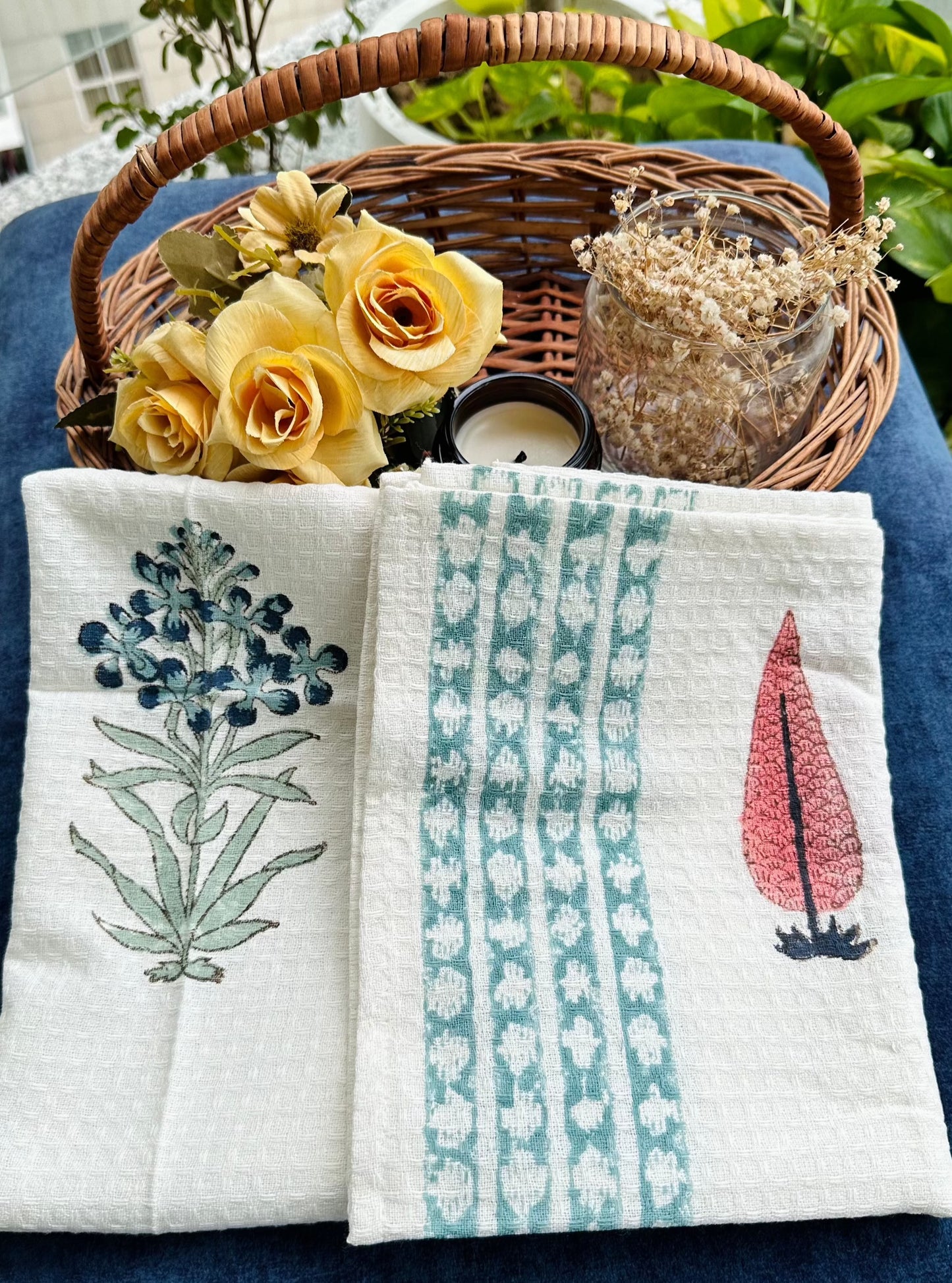 Blooming Beauty Hand Towel (Set of 2)