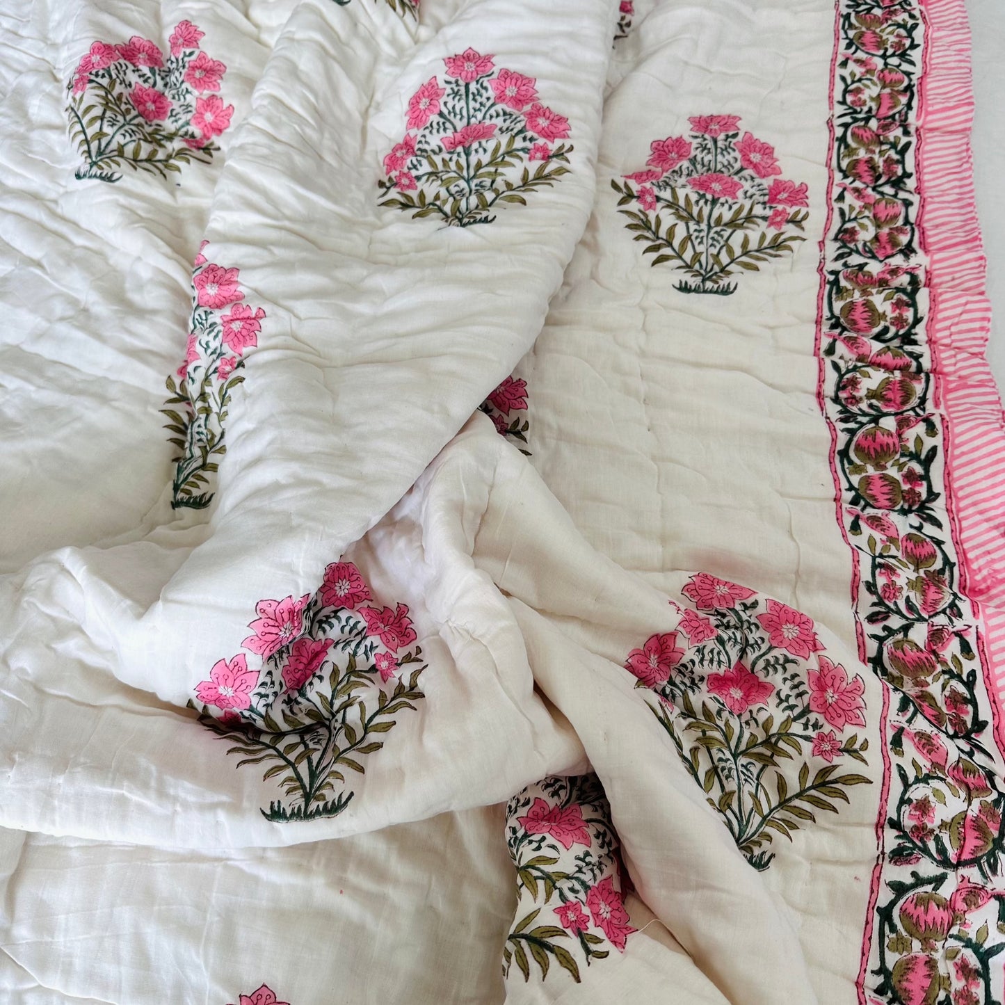 Dreamland Reversible Single Bed Cotton Quilt