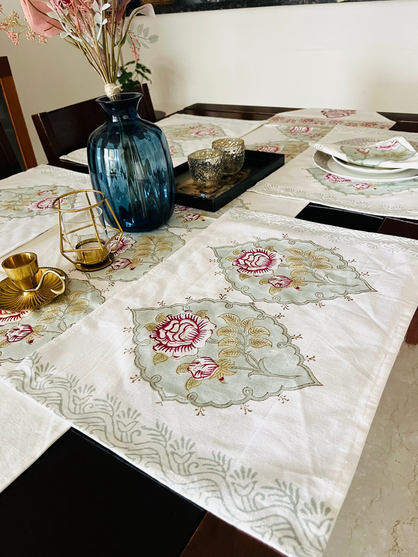 Blockprint Rose Table Runner Set