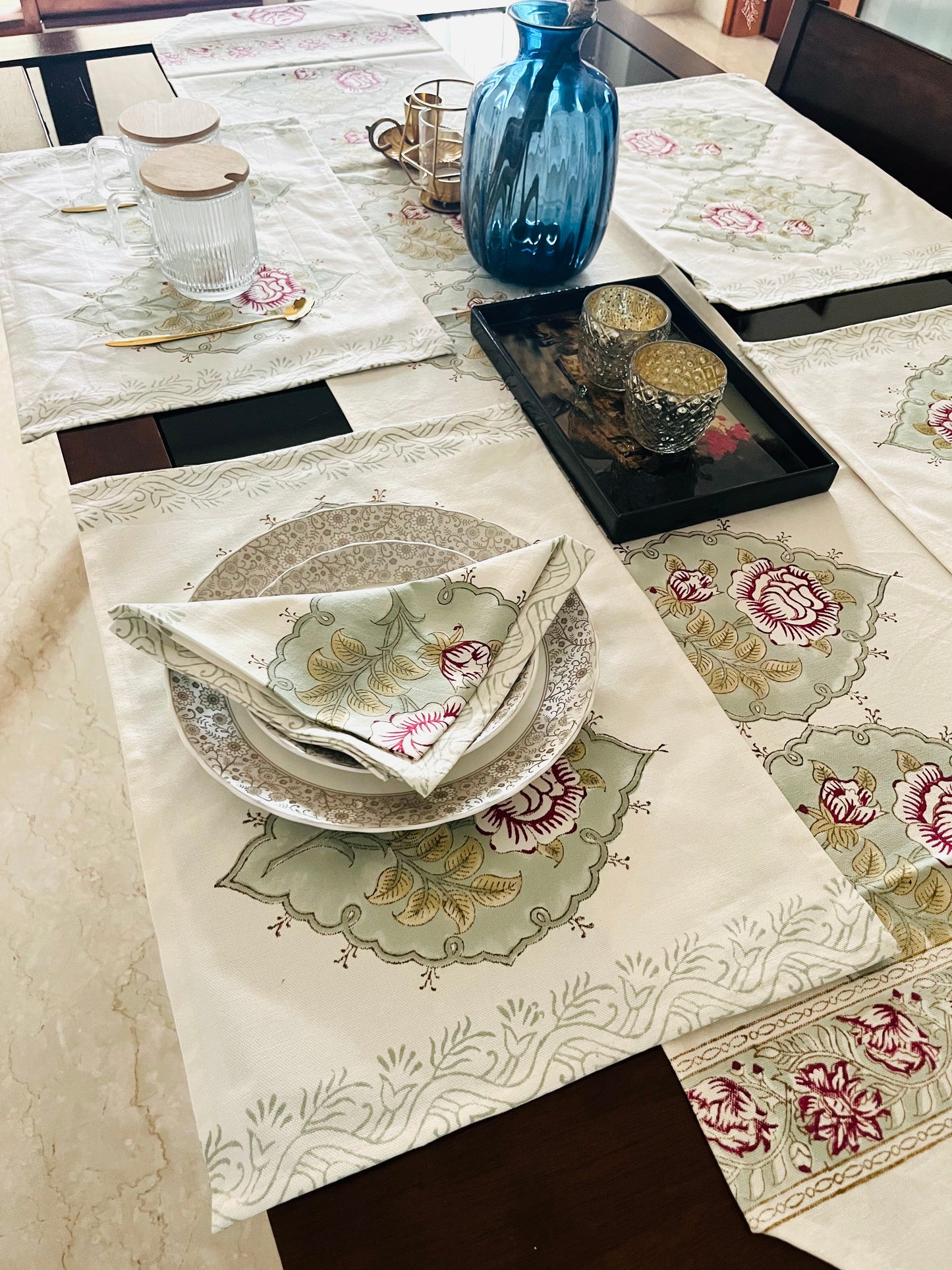 Blockprint Rose Table Runner Set