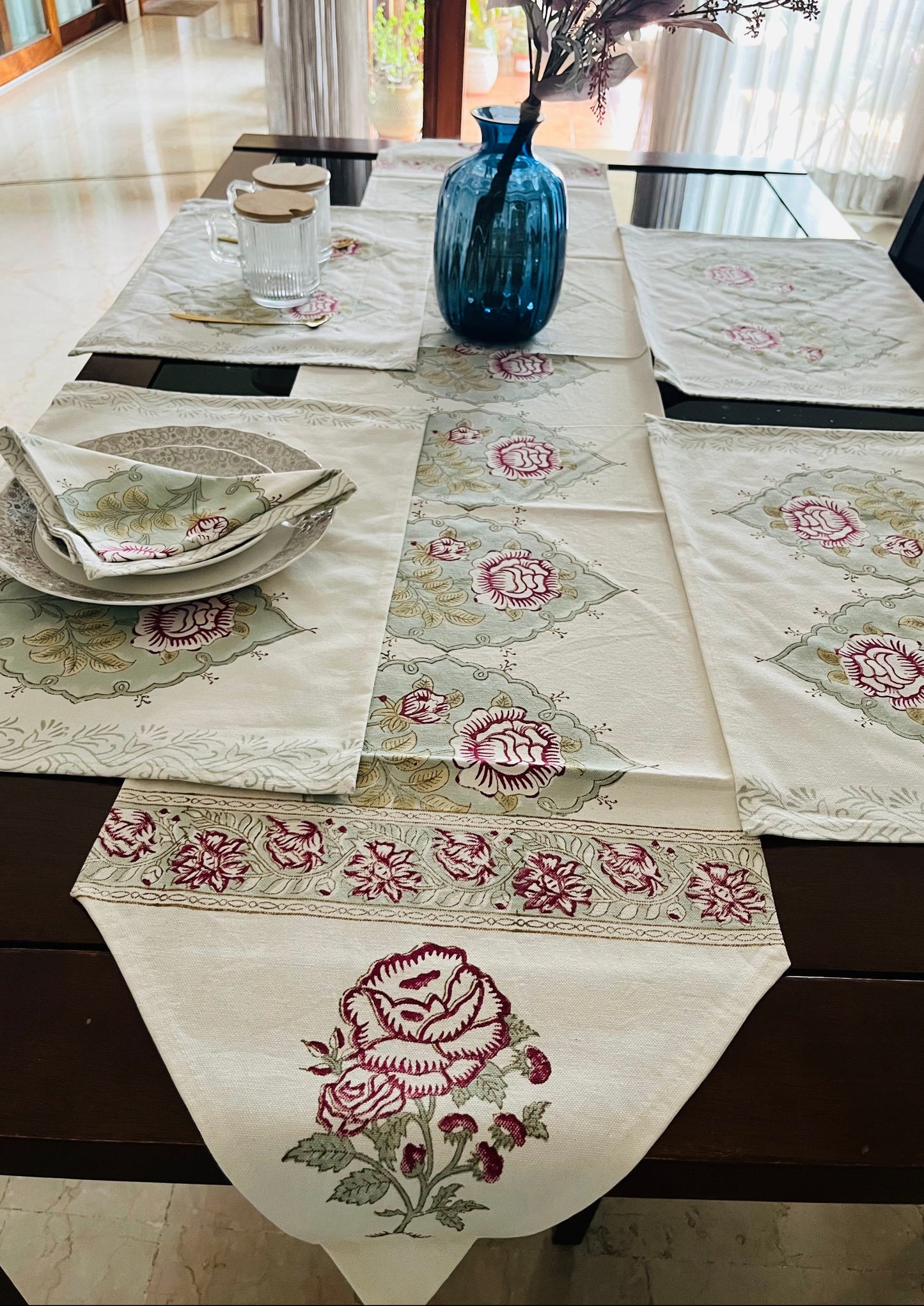 Blockprint Rose Table Runner Set