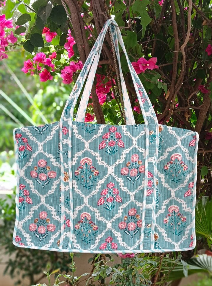 Gulfaam Tote Bag