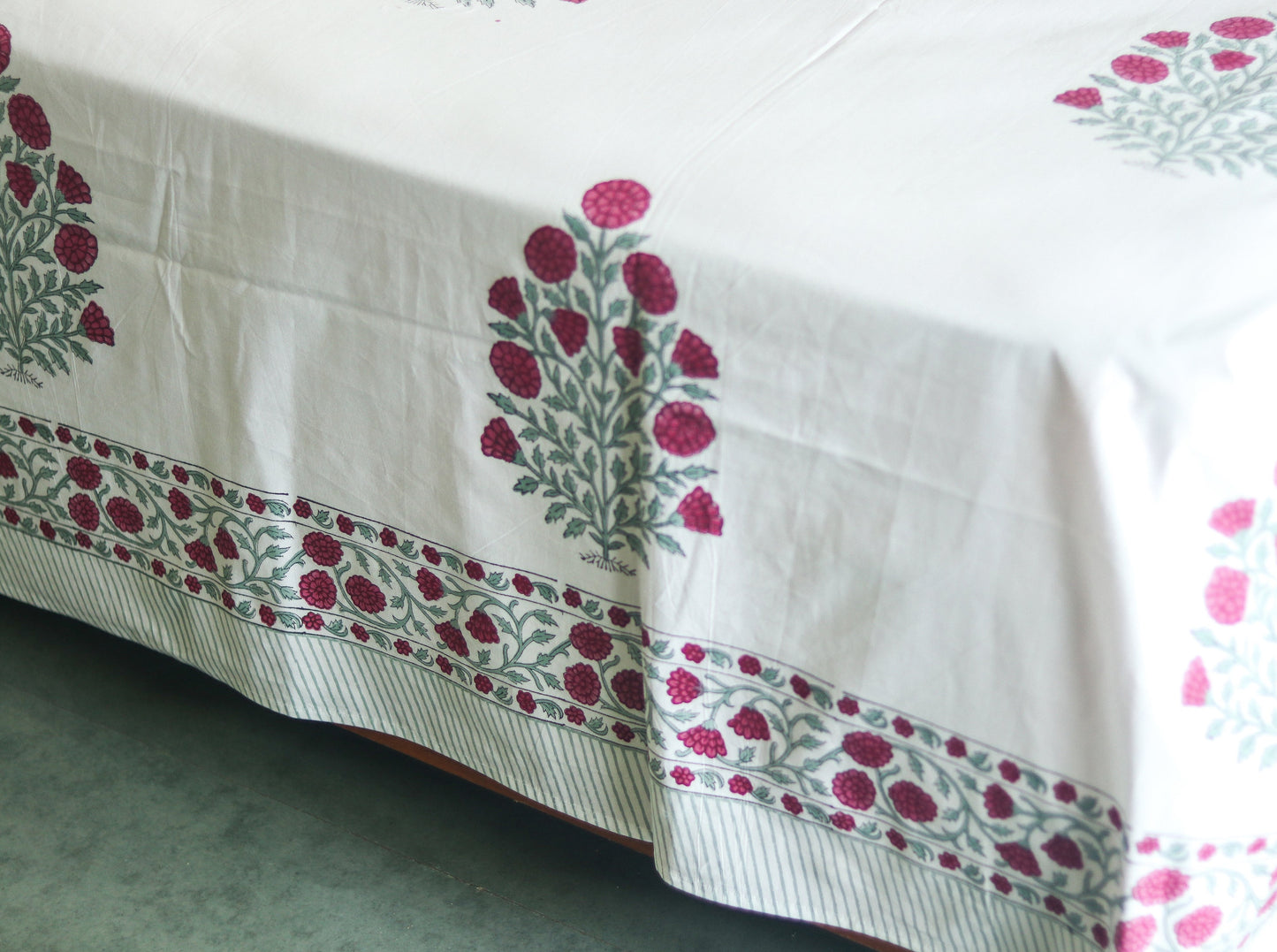 Gulab Jaal Bedsheet