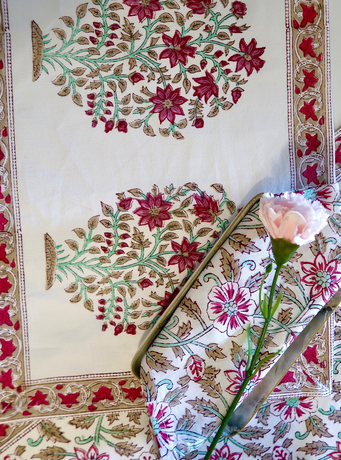 Guldasta Table Runner Set