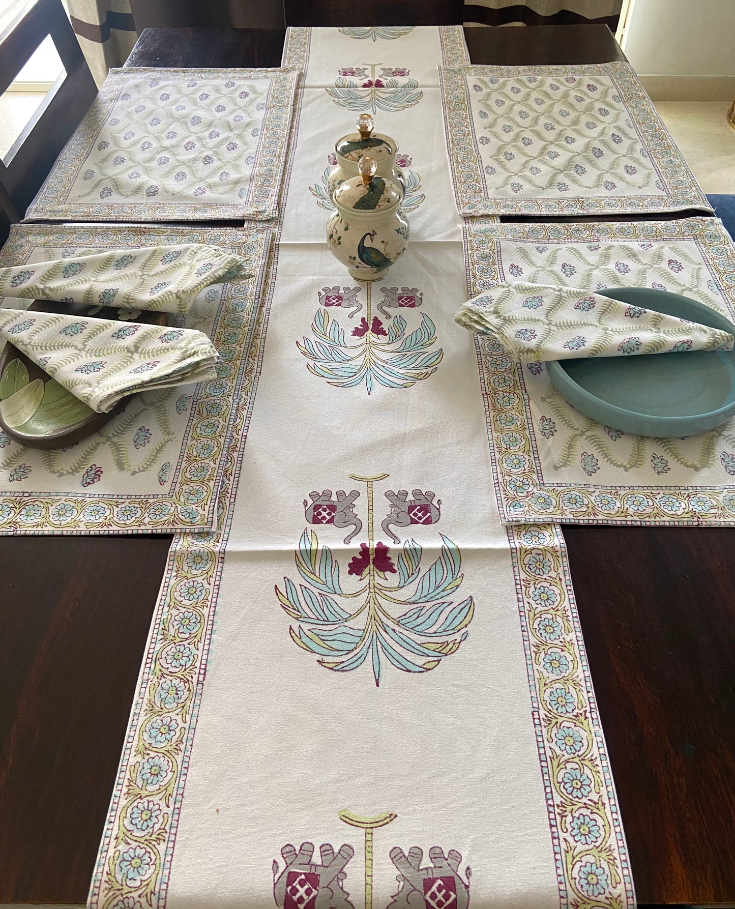 Naaz Table Runner Set