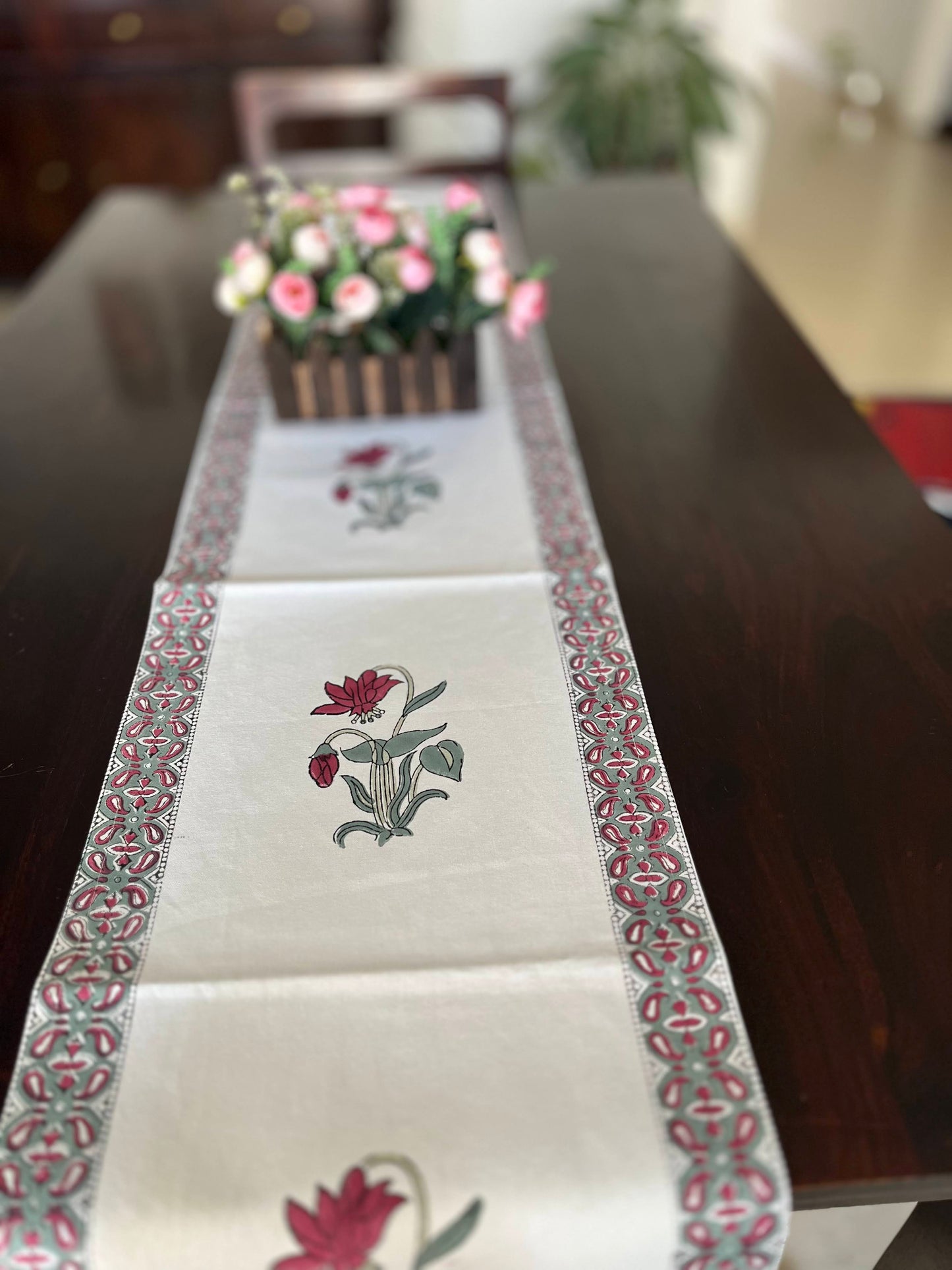 Gulab Table Runner