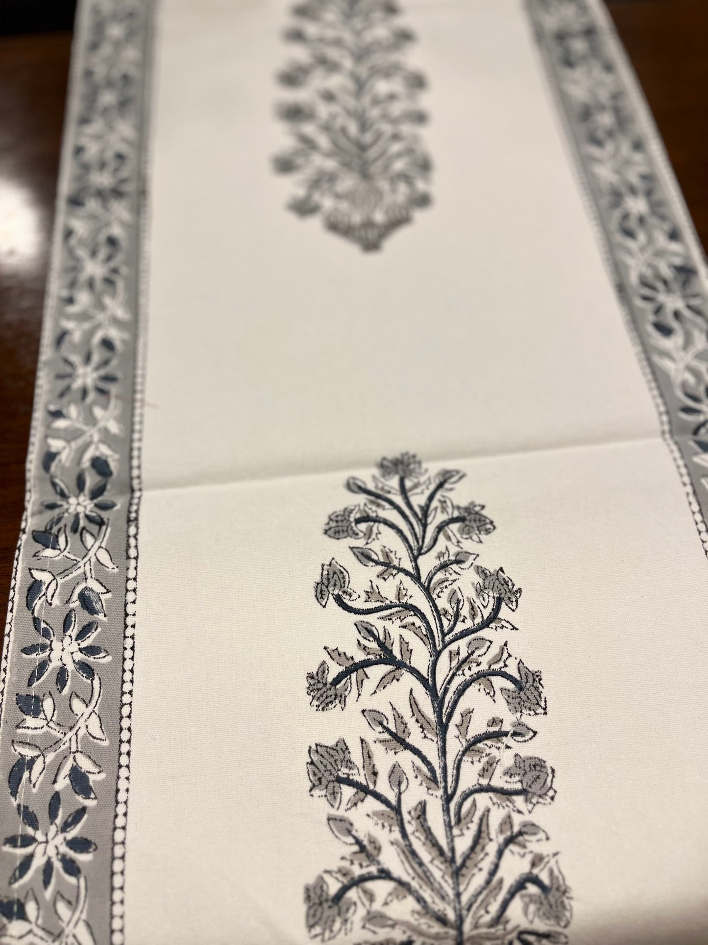 Botanical Bliss Table Runner